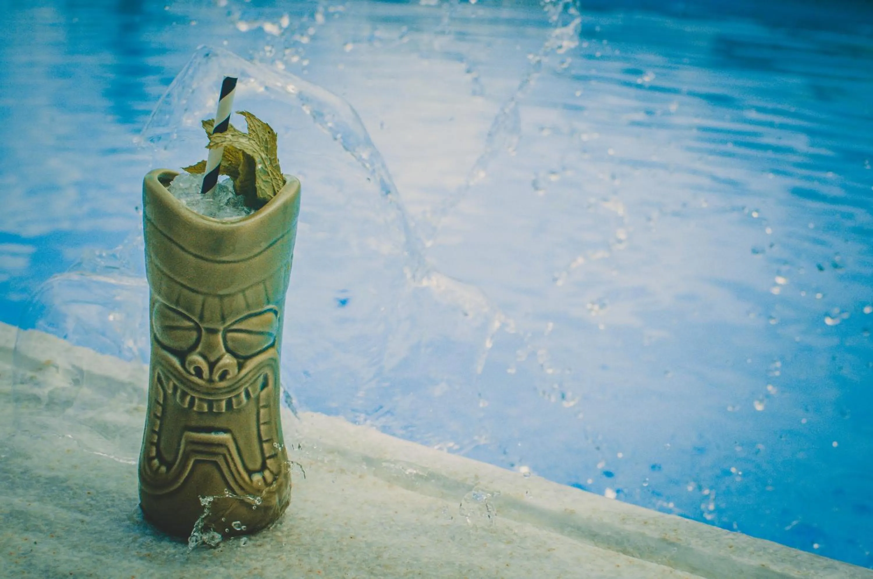 Lounge or bar in Paramithenio Village Beach Resort & Spa