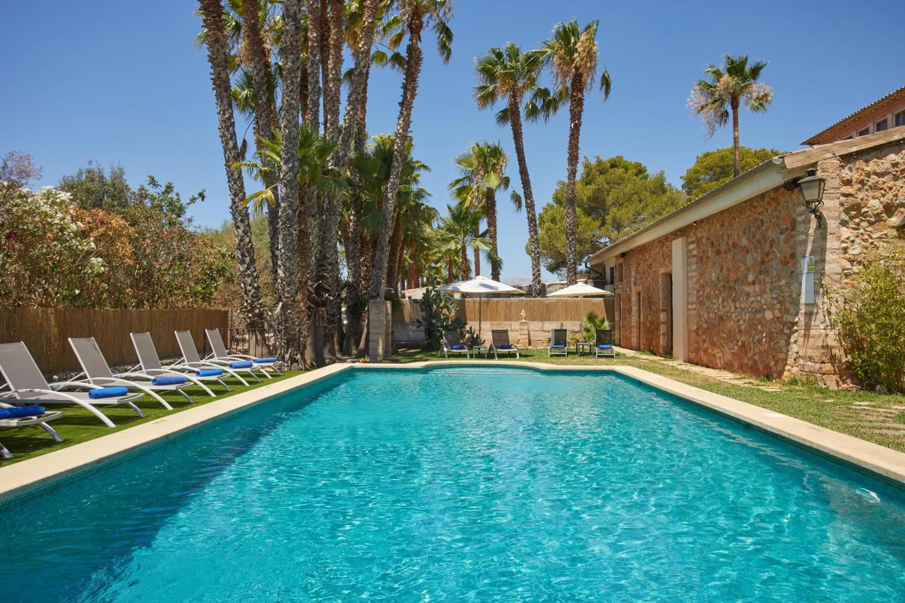 Swimming pool in Virrey Finca Hotel