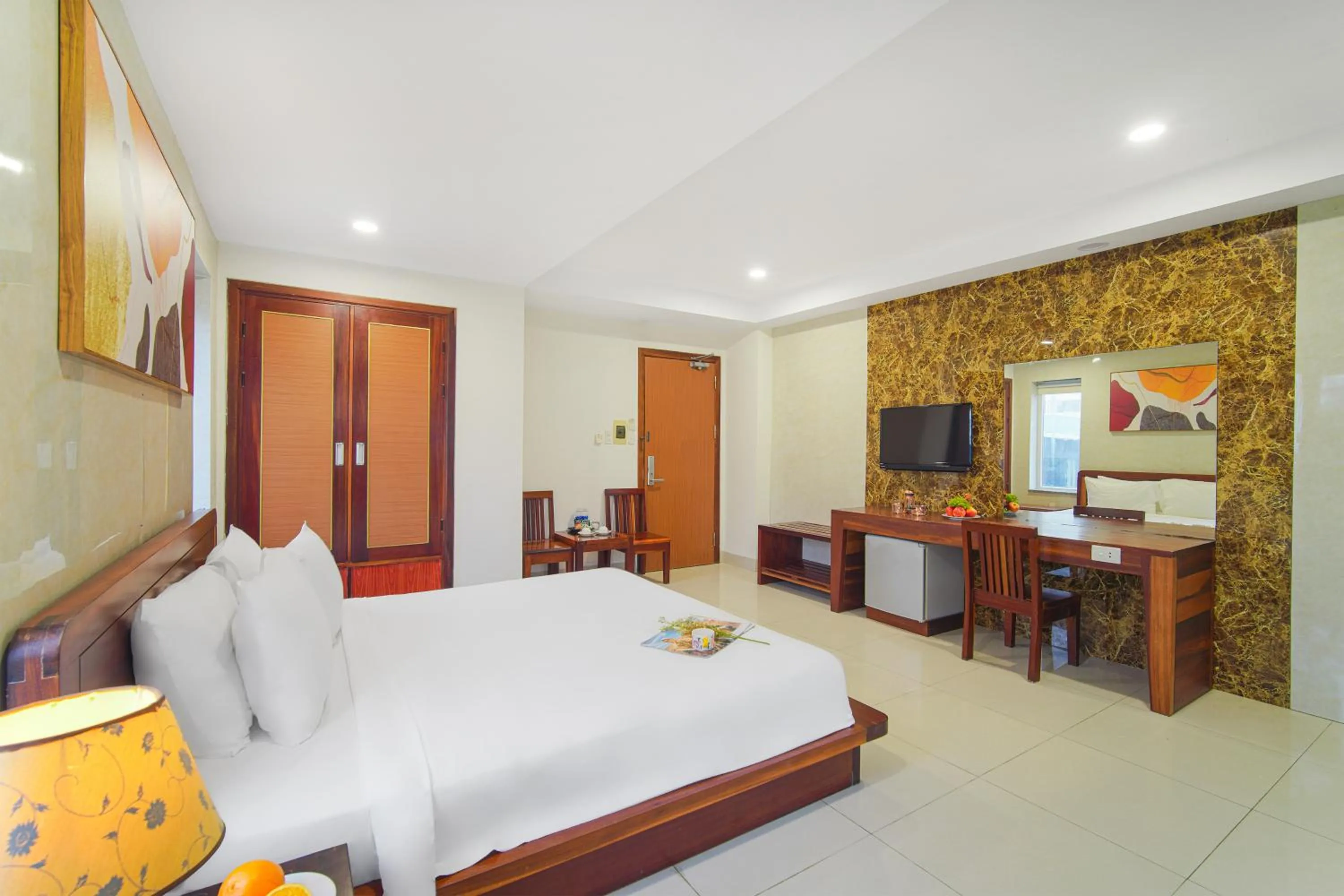 Communal lounge/ TV room, Bed in Hotel Soco