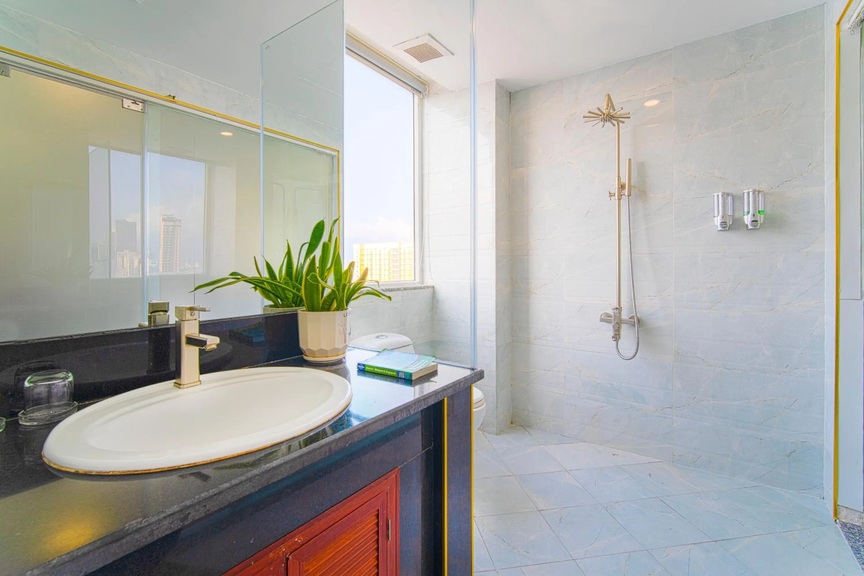 Shower in Hotel Soco