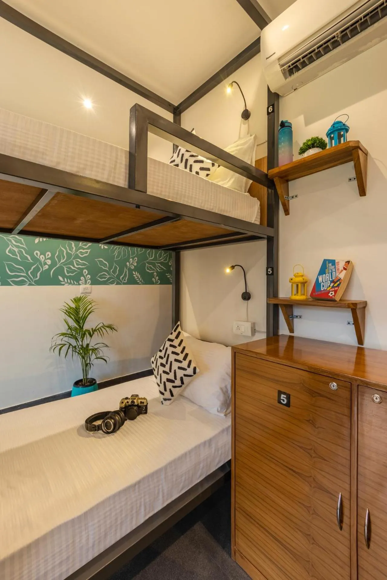 bunk bed in Zostel Plus Rishikesh, Mohanchatti