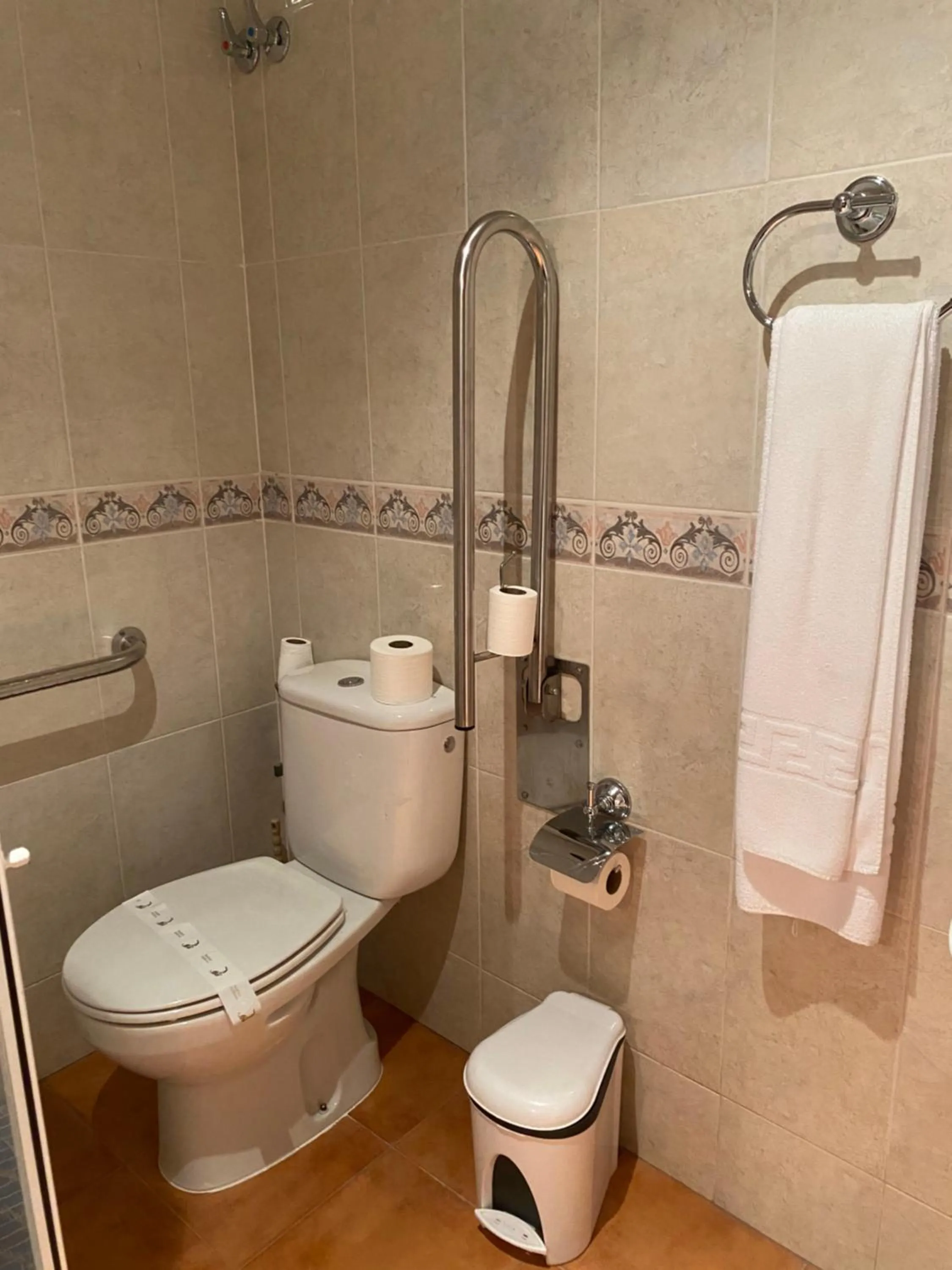 Bathroom in Hotel Meson Fuente del Pino