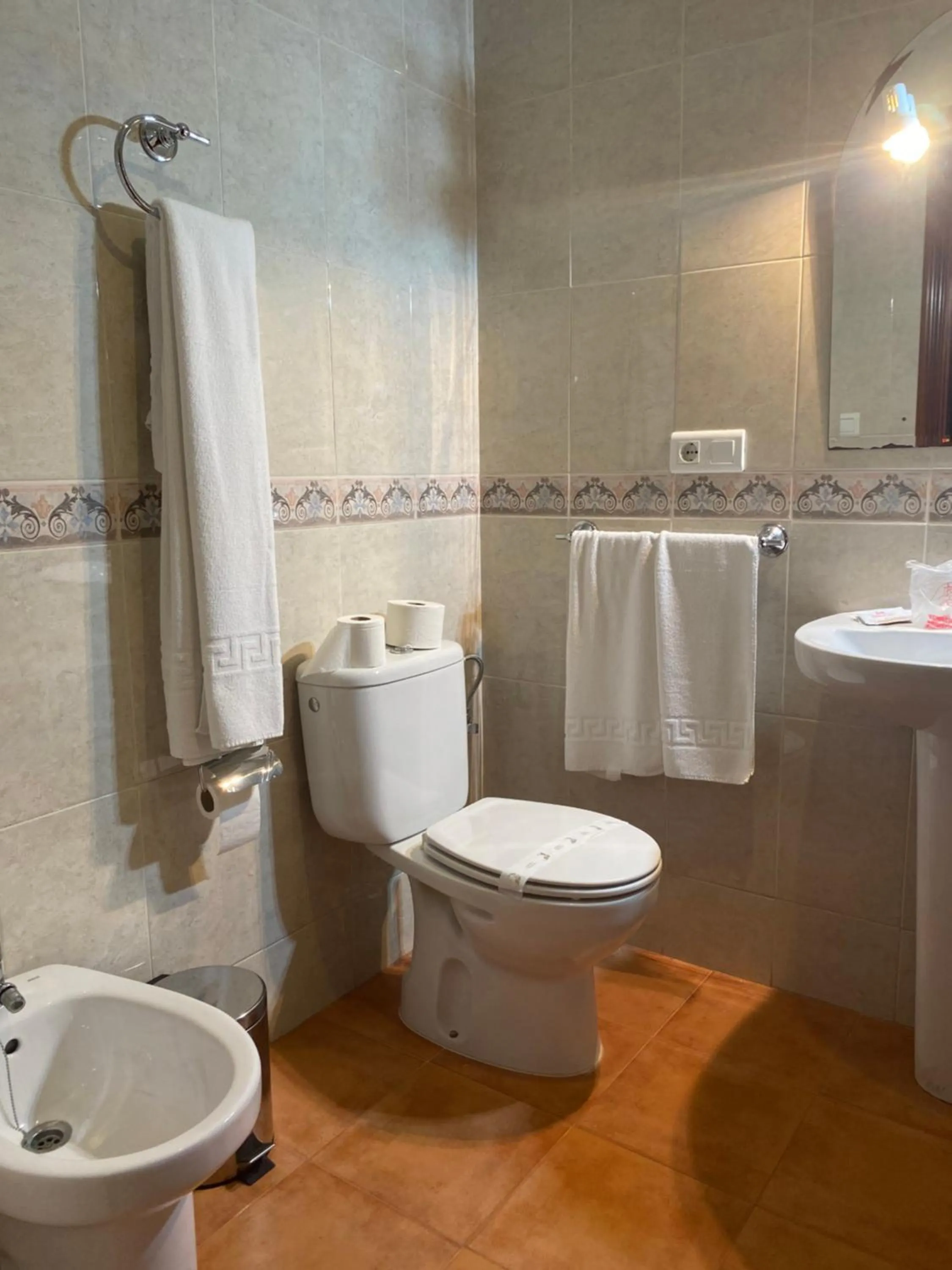 Bathroom in Hotel Meson Fuente del Pino