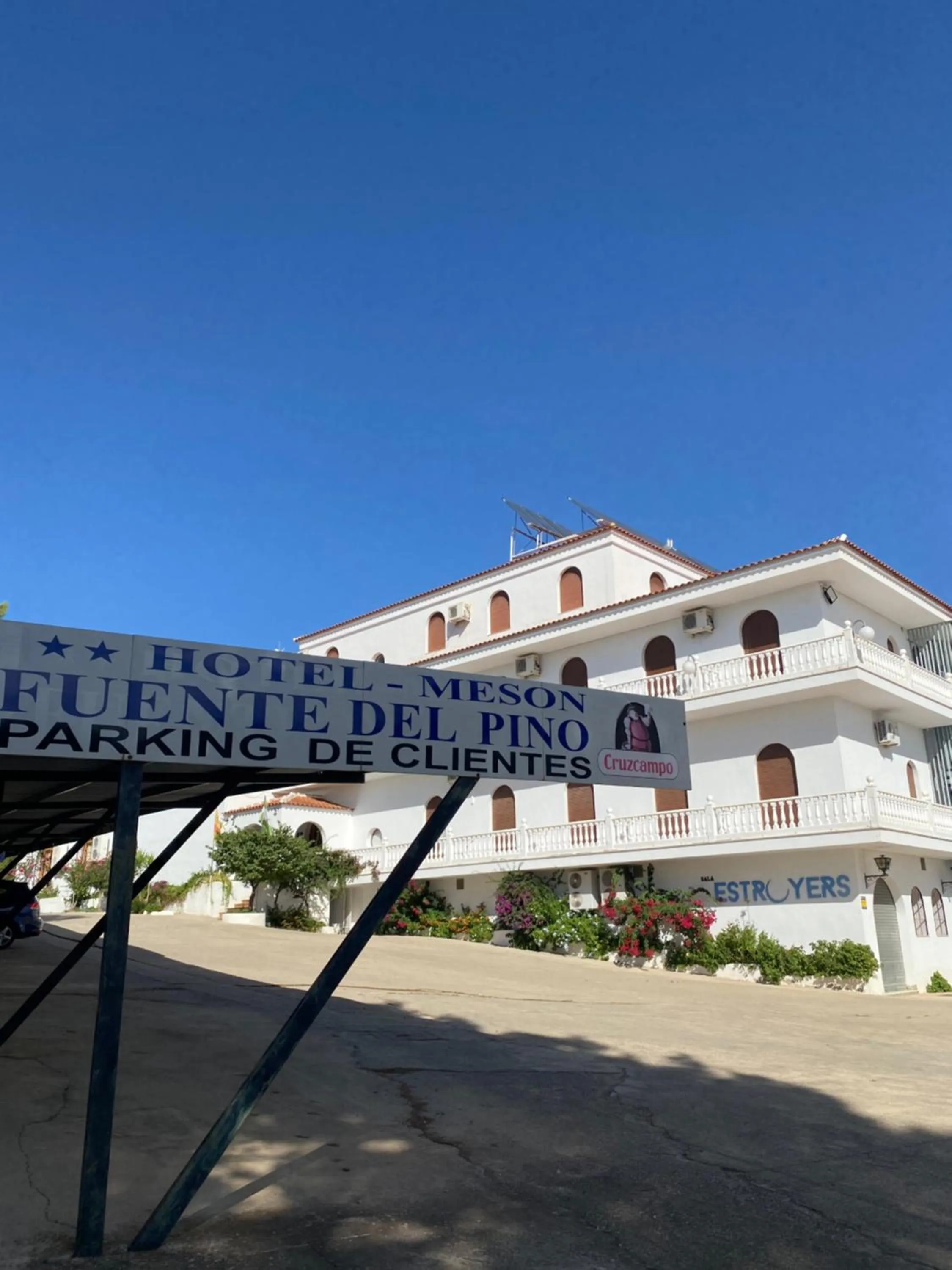 Property Building in Hotel Meson Fuente del Pino