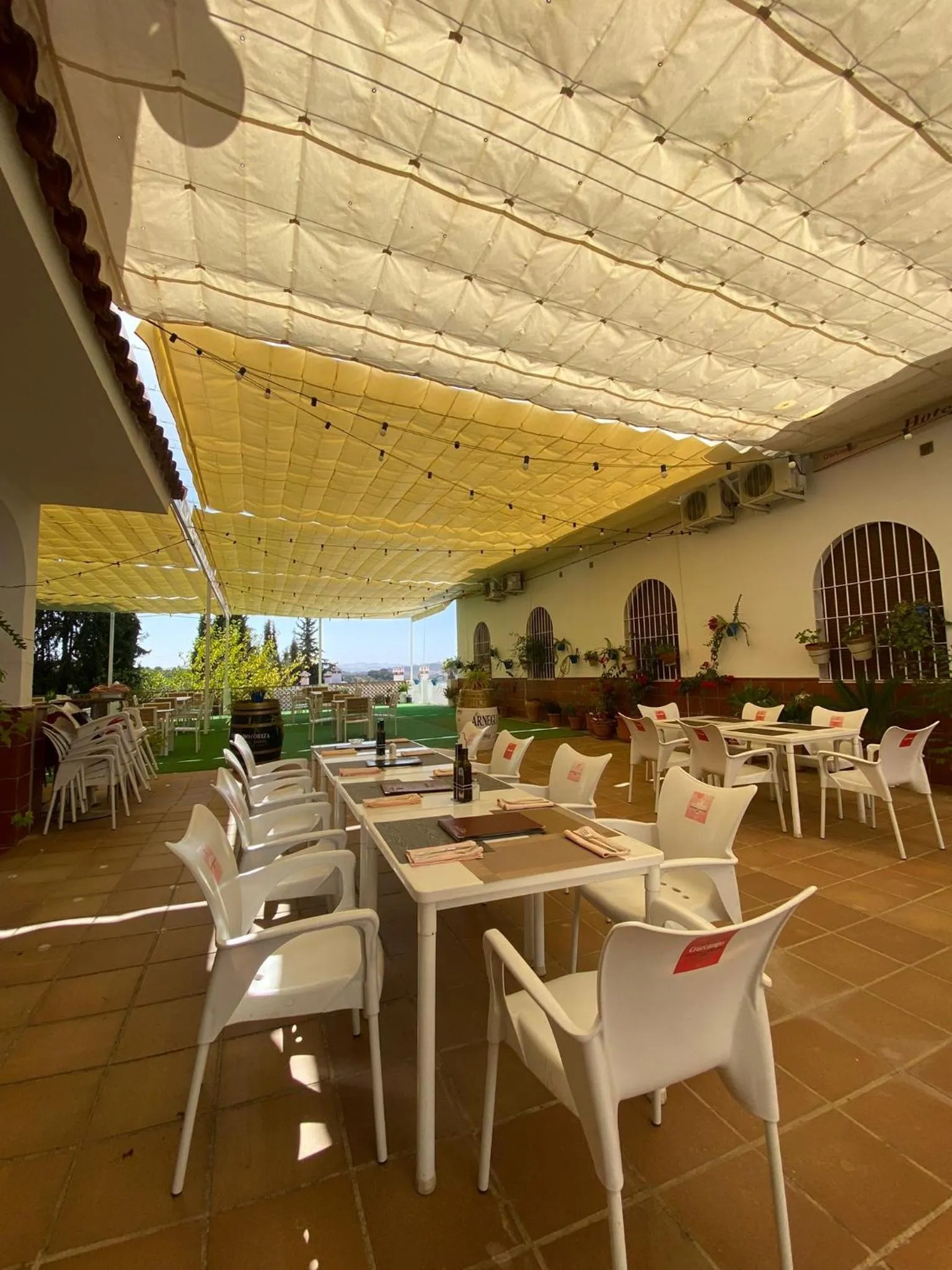 Restaurant/Places to Eat in Hotel Meson Fuente del Pino