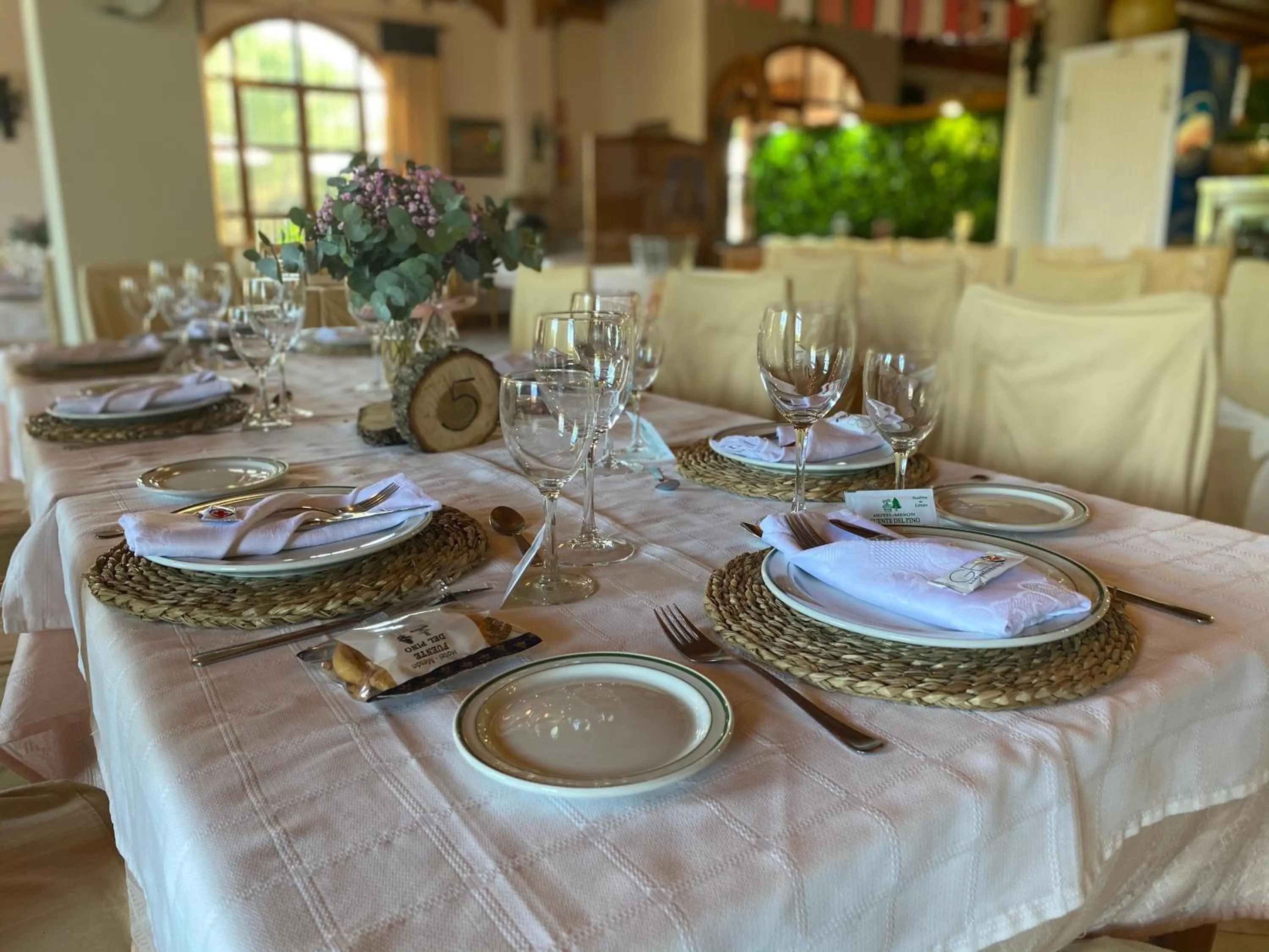 Restaurant/Places to Eat in Hotel Meson Fuente del Pino