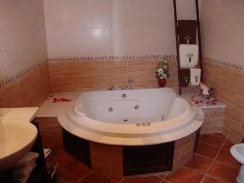 Bathroom in Hotel Meson Fuente del Pino