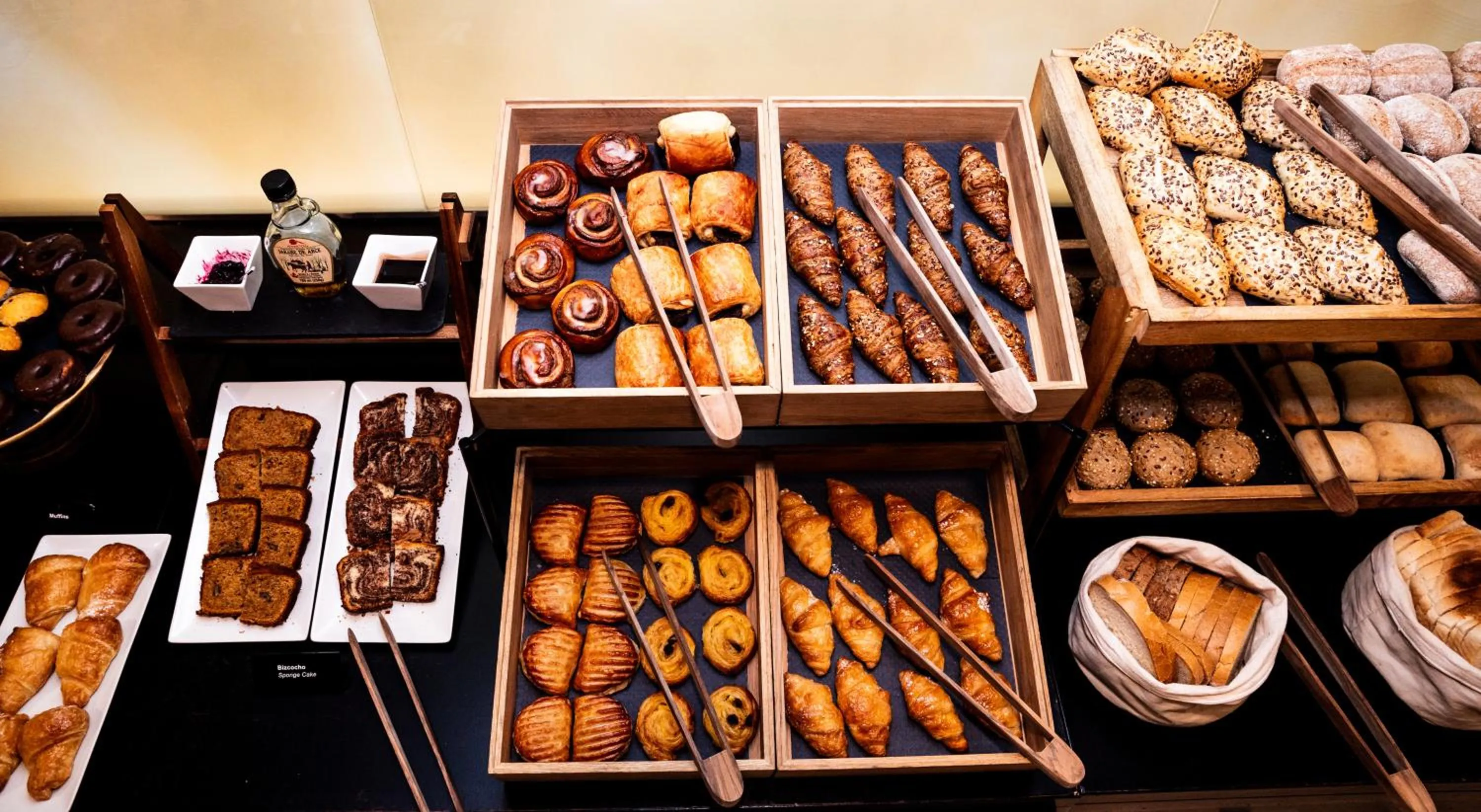 Buffet breakfast in Acevi Villarroel