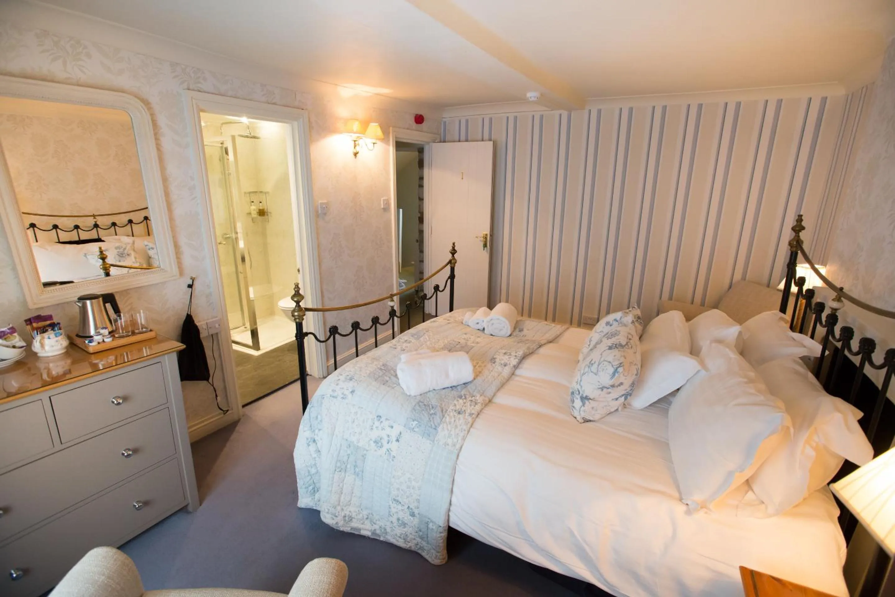 Bedroom, Bed in The Old Brewhouse