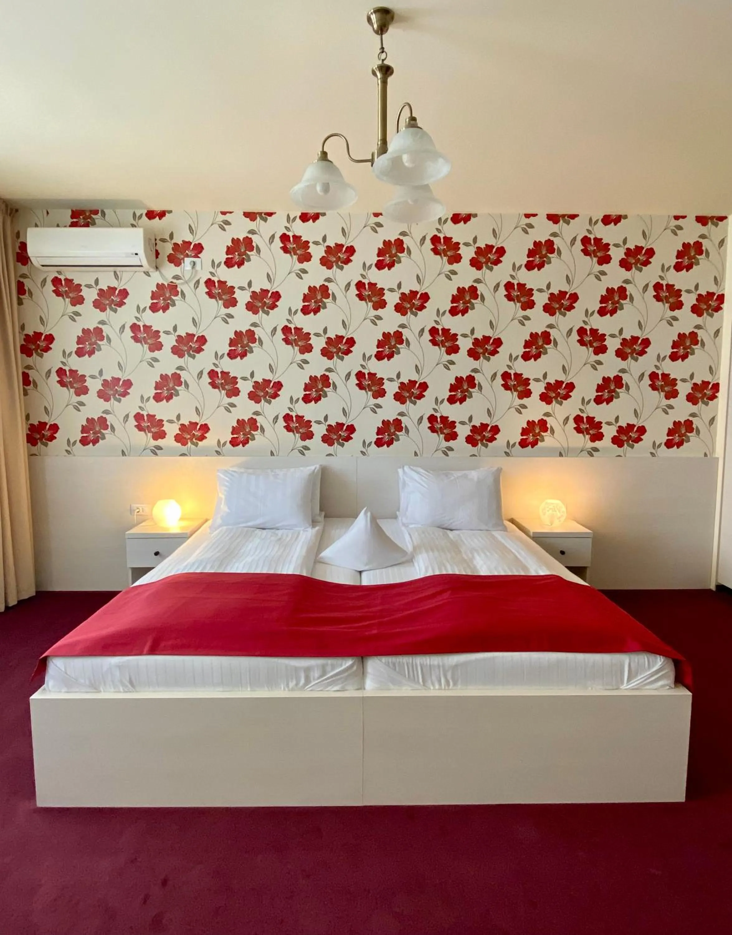 Photo of the whole room, Bed in Pensiunea Rix Rooms