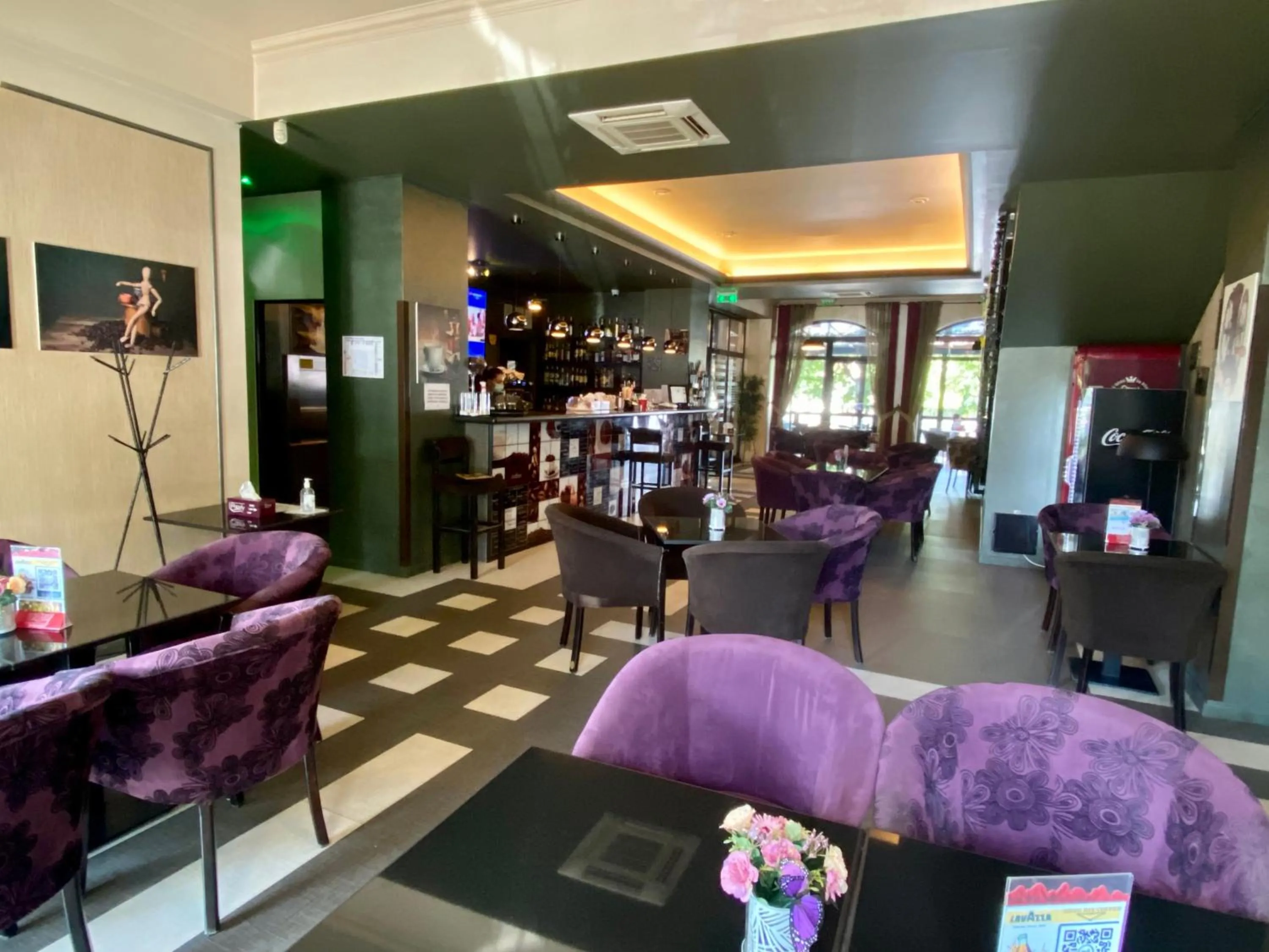 Restaurant/places to eat in Pensiunea Rix Rooms