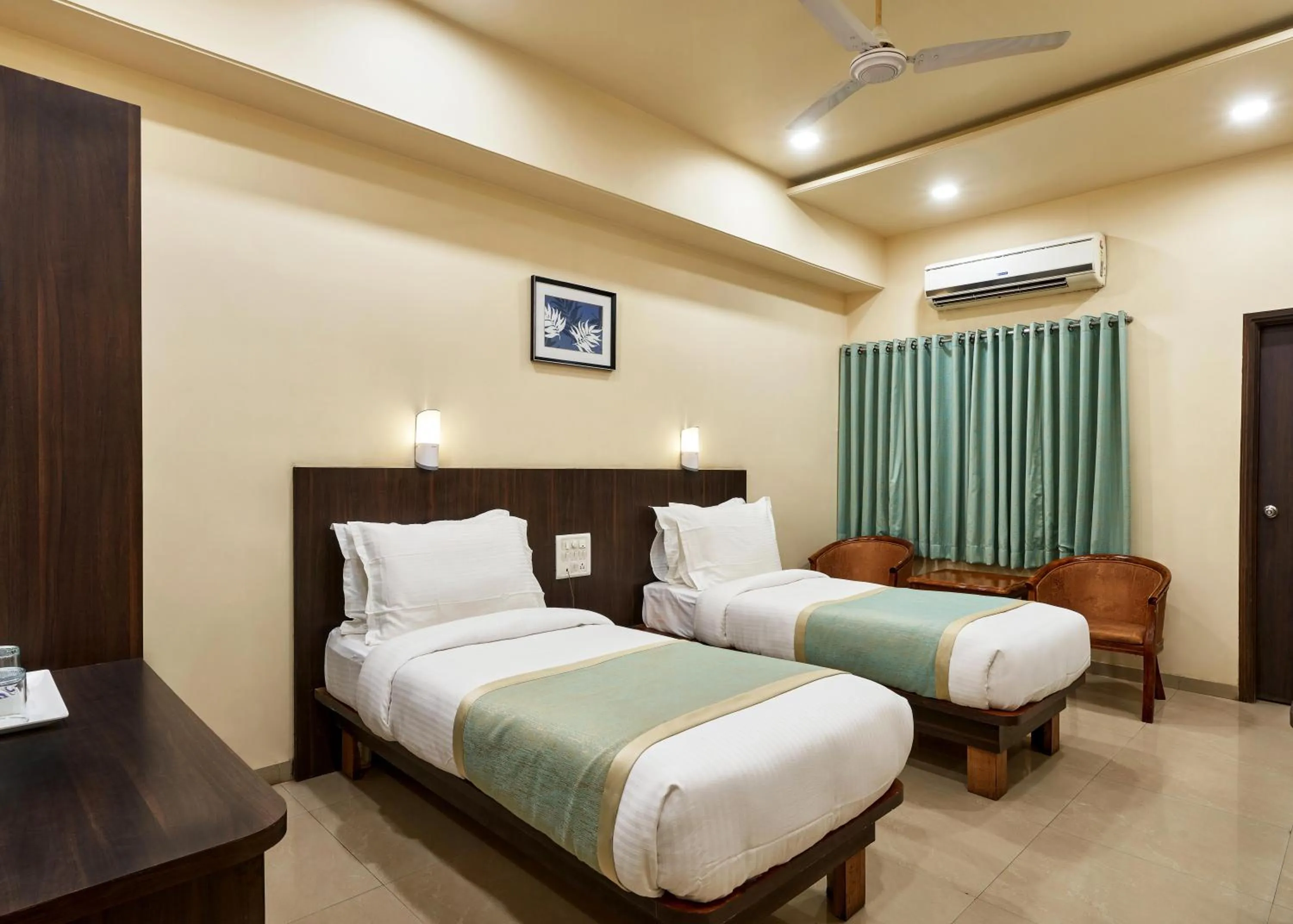 Bed in Hotel Atria, Kolhapur