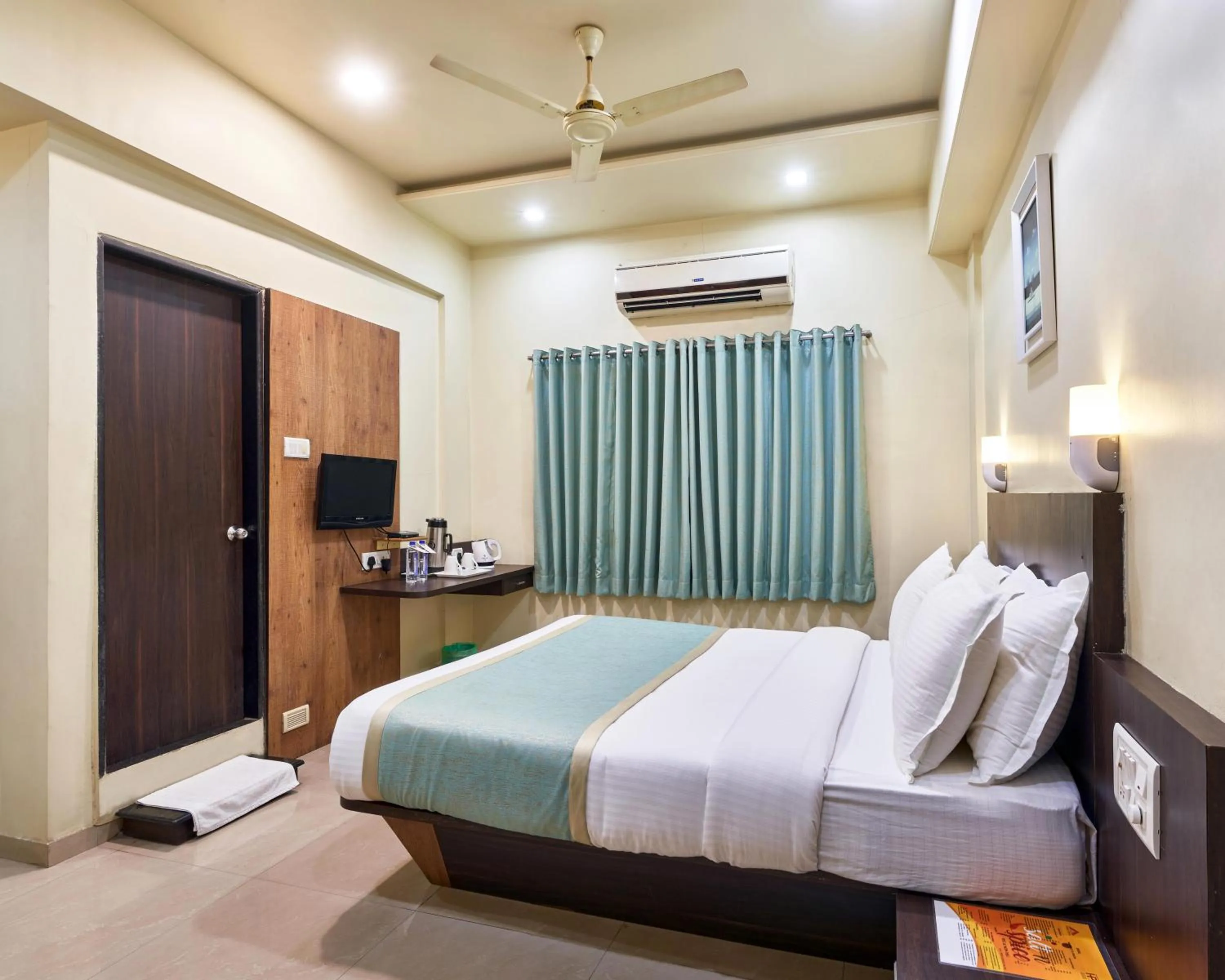Bedroom, Bed in Hotel Atria, Kolhapur