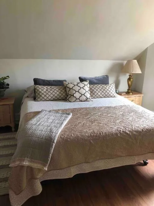 Redefined Alchemy - Bright, eclectic, pretty Apt 3E