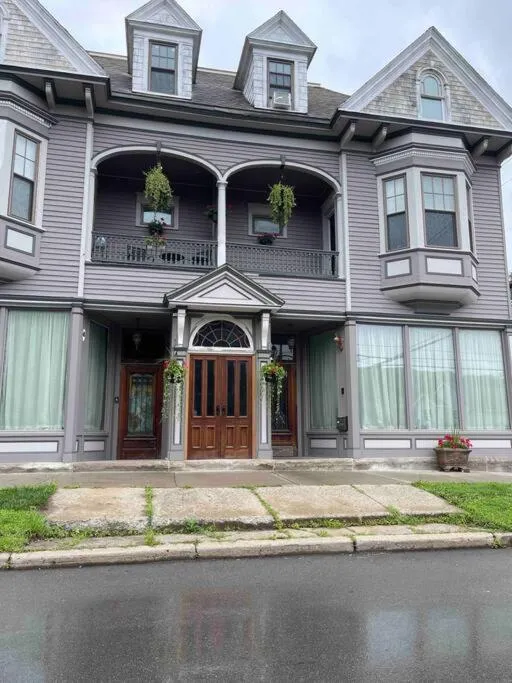 Redefined Alchemy - Bright, eclectic, pretty Apt 3E