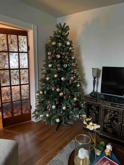 Redefined Alchemy - Bright, eclectic, pretty Apt 3E