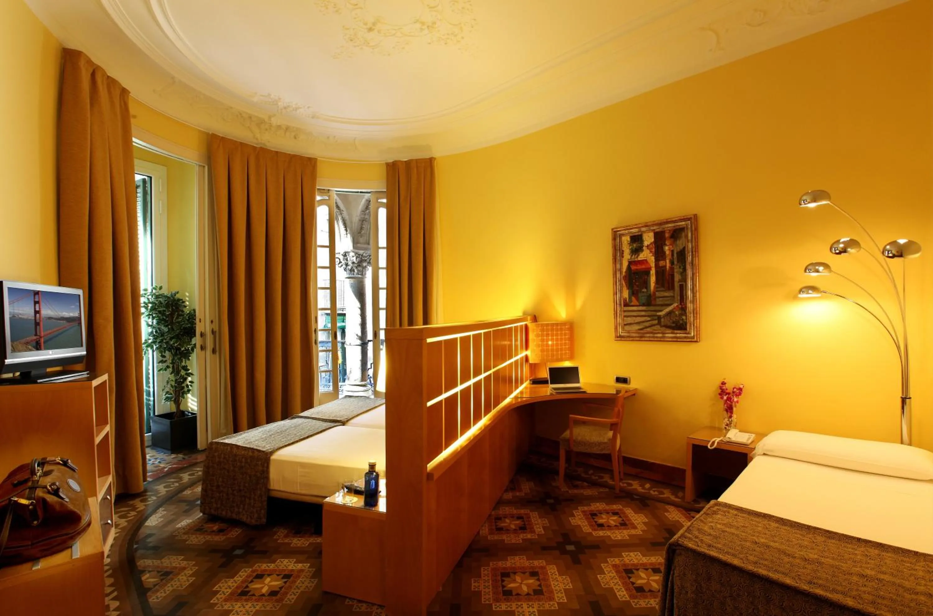 Photo of the whole room, Bed in Hotel Nouvel