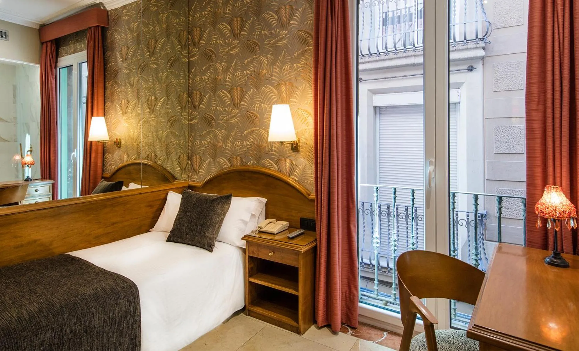 Photo of the whole room, Bed in Hotel Nouvel