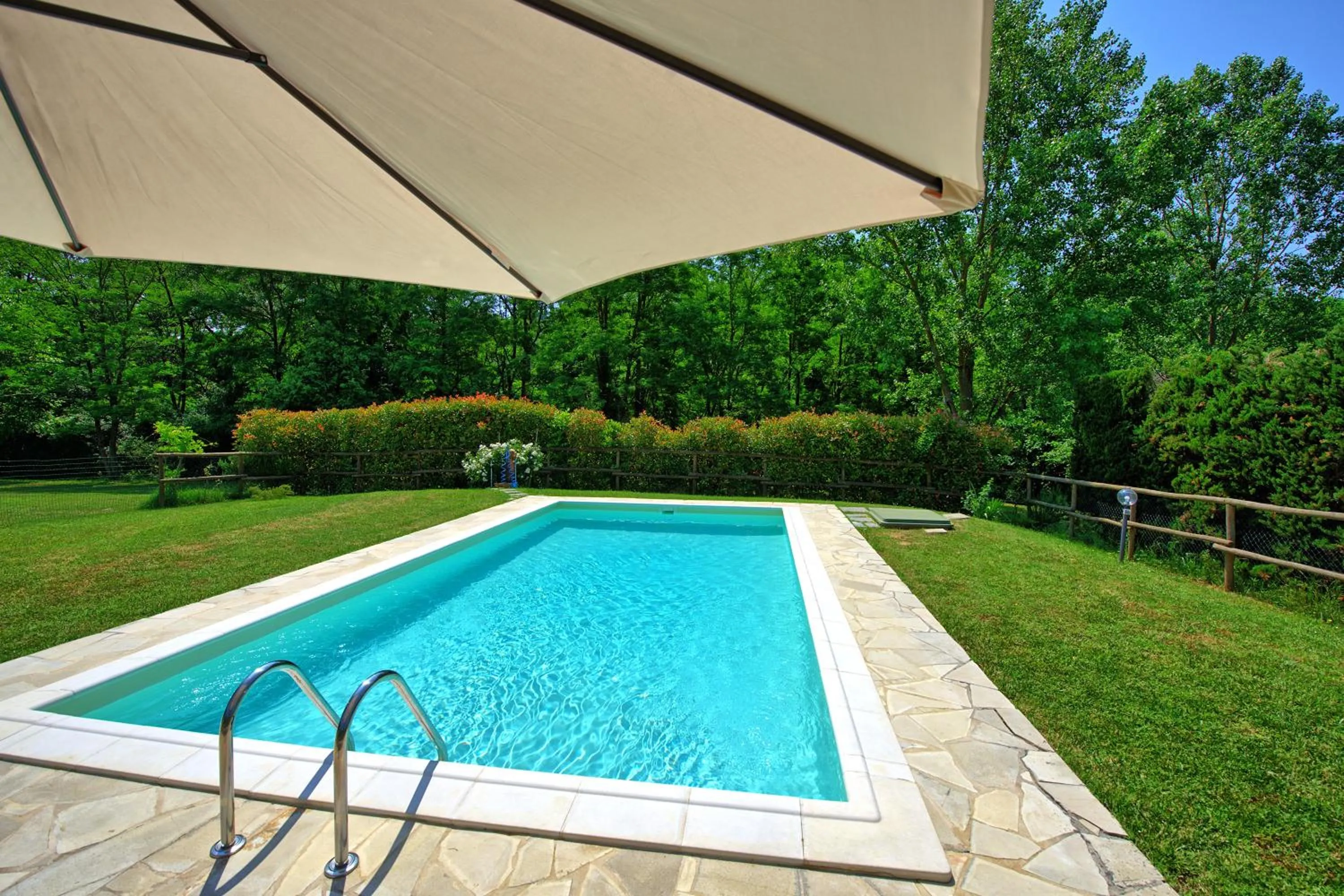 Swimming pool in Holiday Home Casa Ovile by PosarelliVillas