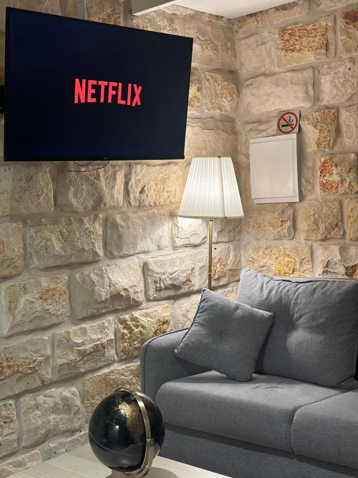 TV and multimedia in Via Maria Boutique Suites - Free Parking