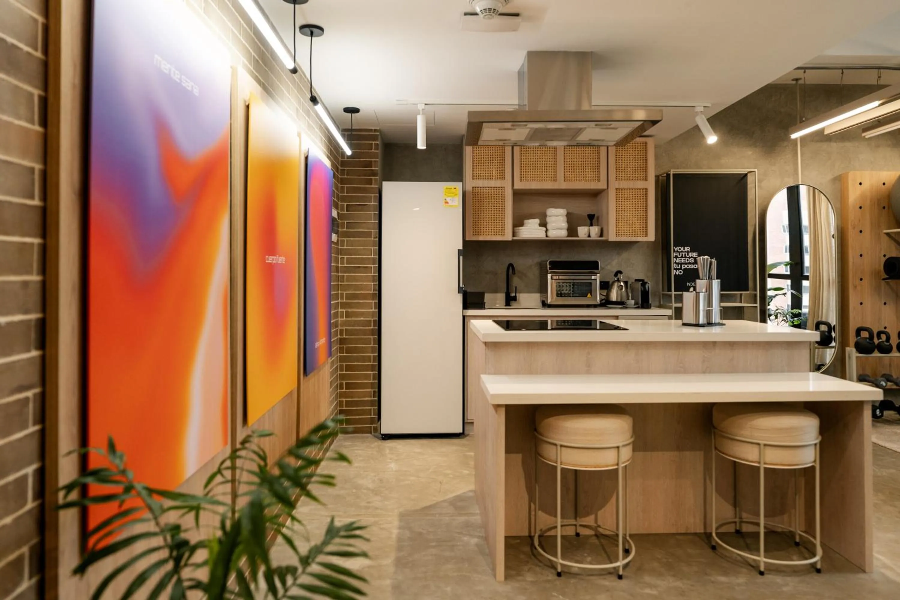 Kitchen or kitchenette in Indie Universe Creative Hotel