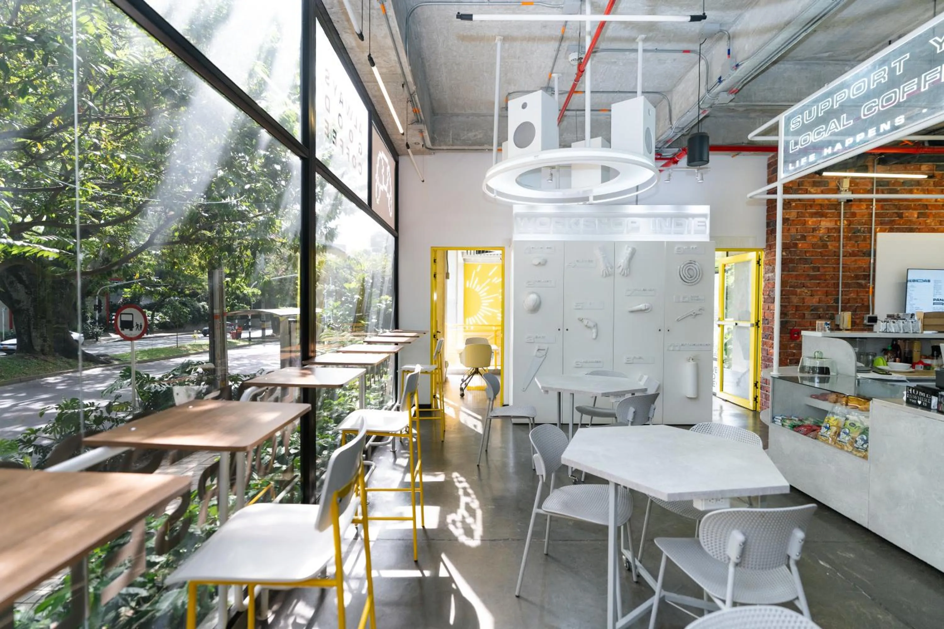 Coffee/tea facilities in Indie Universe Creative Hotel