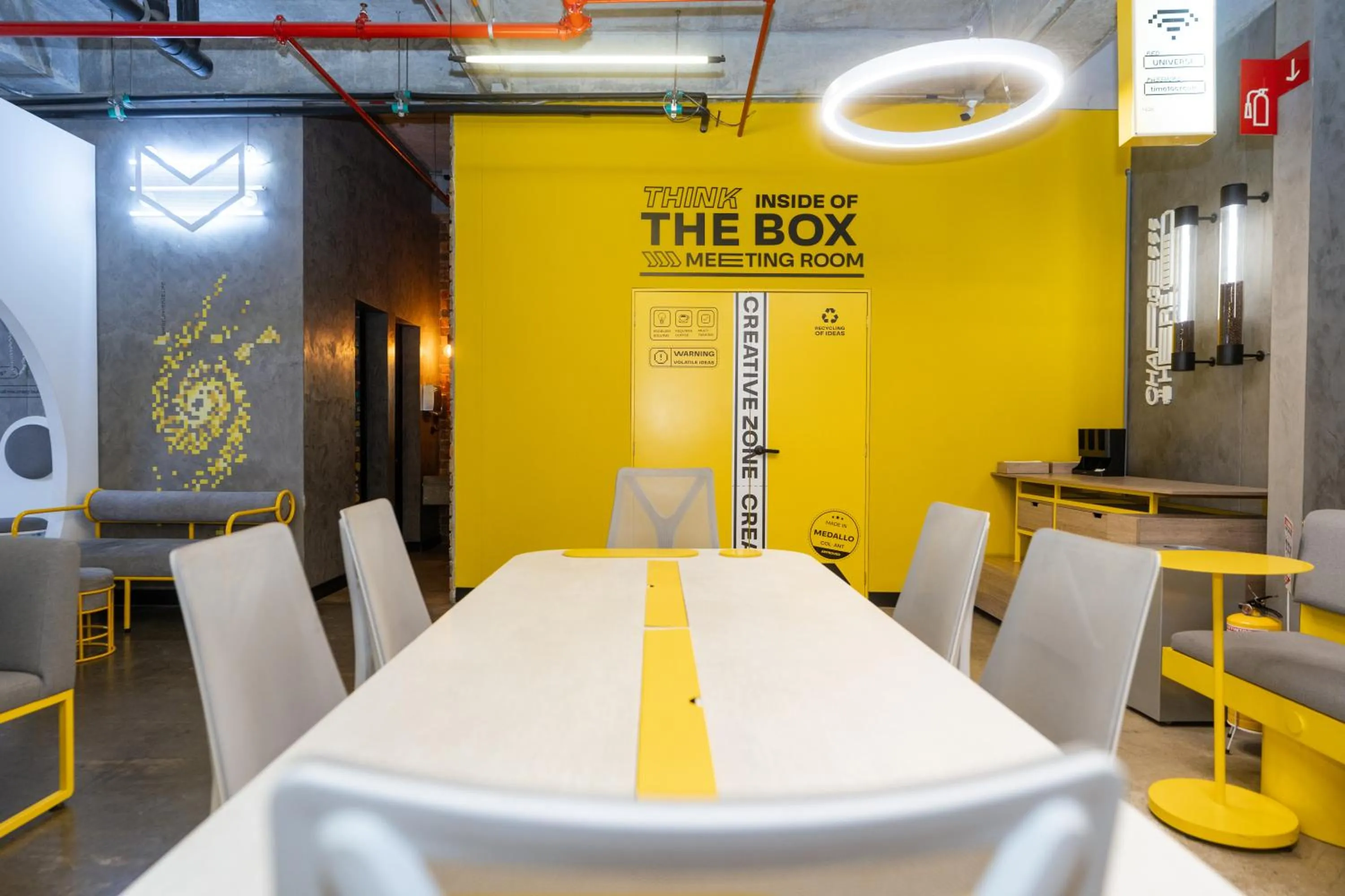 Meeting/conference room in Indie Universe Creative Hotel