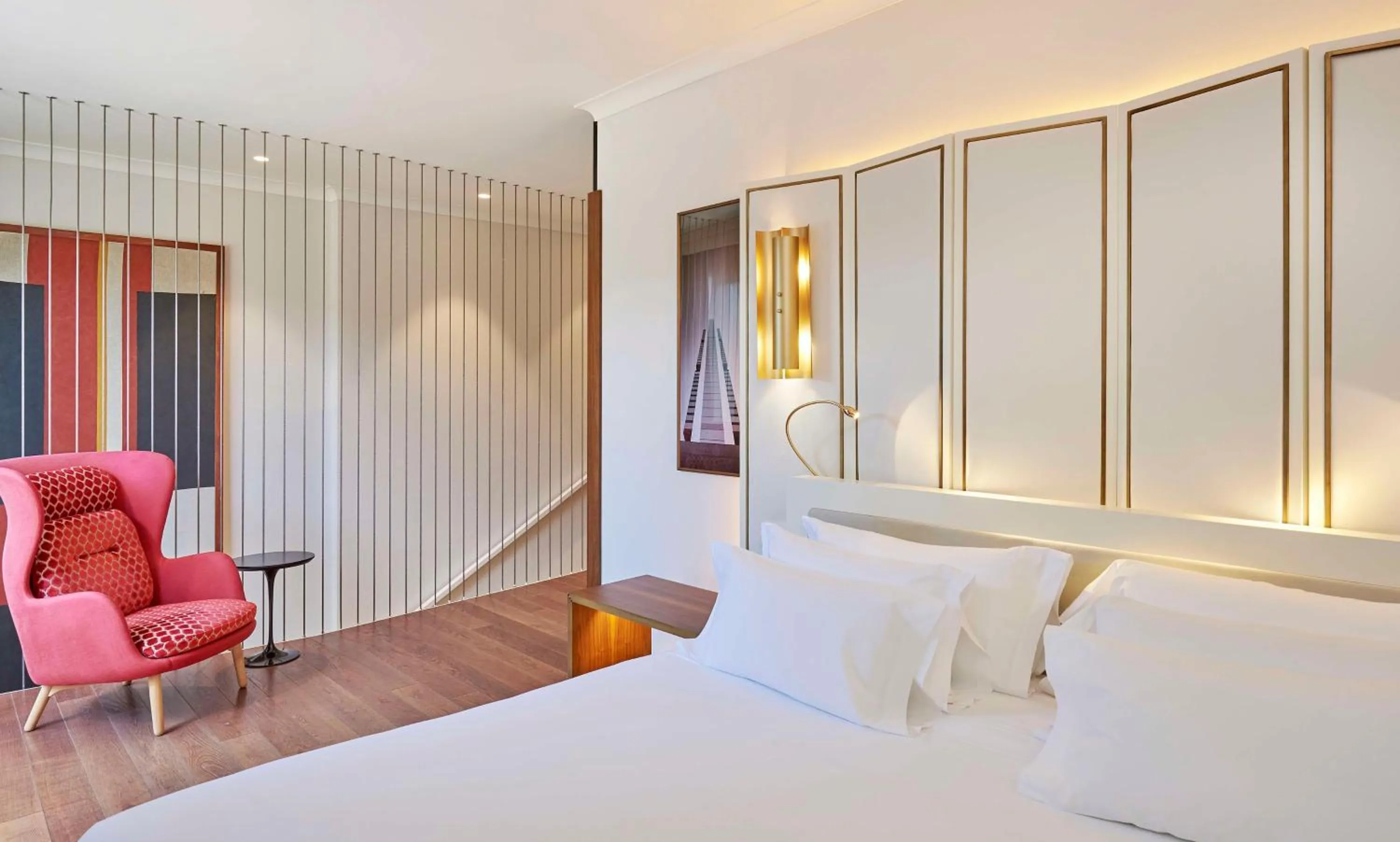 Photo of the whole room, Bed in NH Collection Madrid Eurobuilding