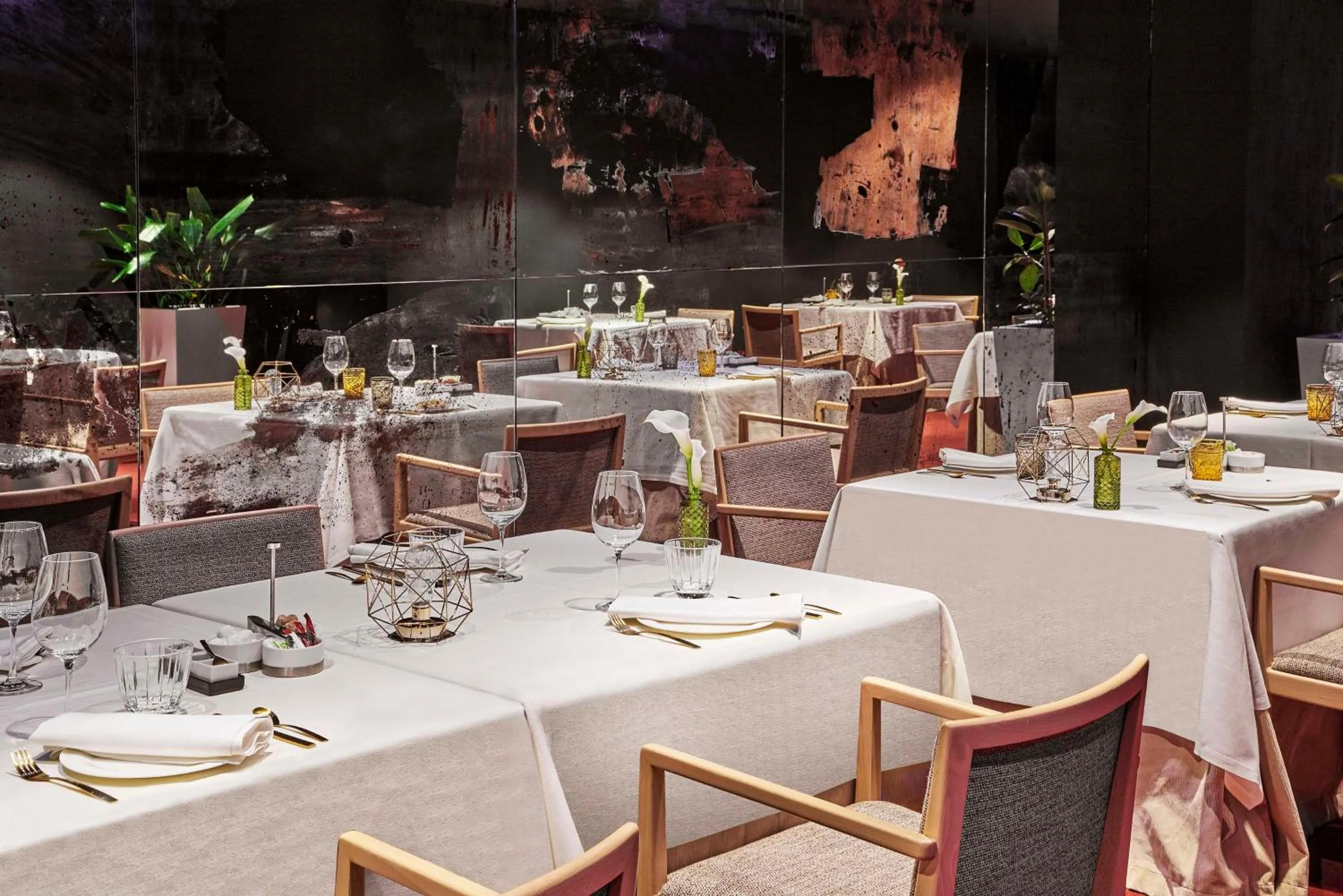 Restaurant/places to eat in NH Collection Madrid Eurobuilding