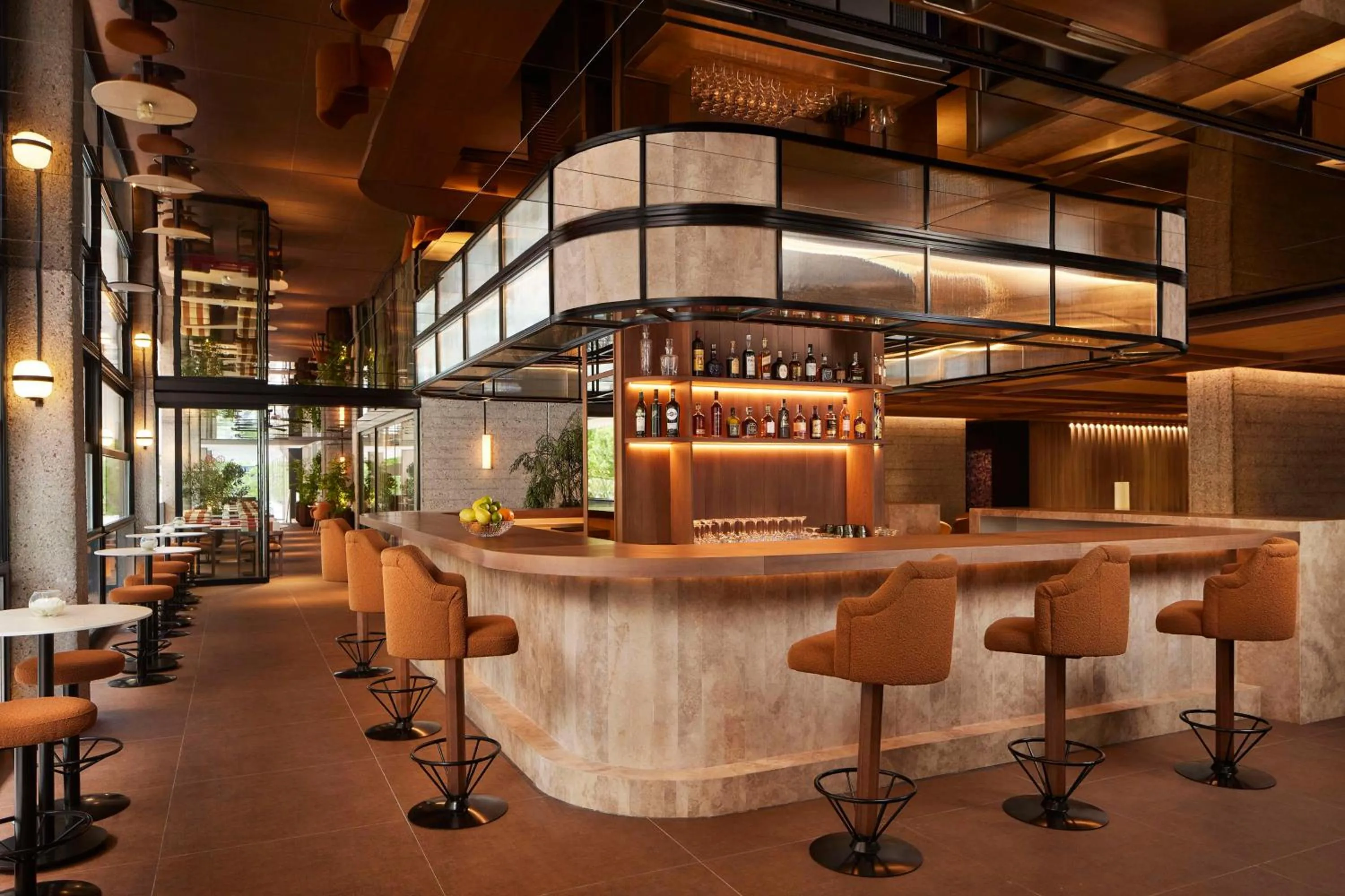 Lounge or bar in NH Collection Madrid Eurobuilding