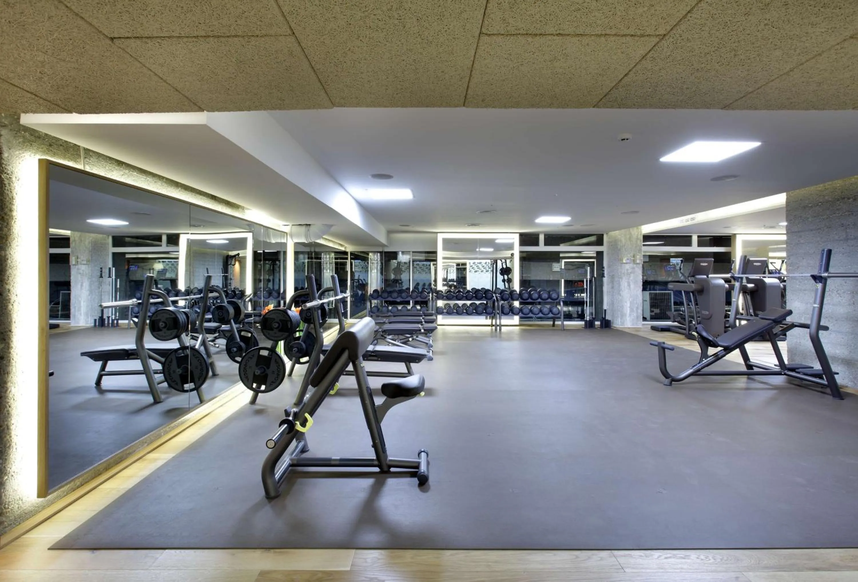 Fitness centre/facilities in NH Collection Madrid Eurobuilding