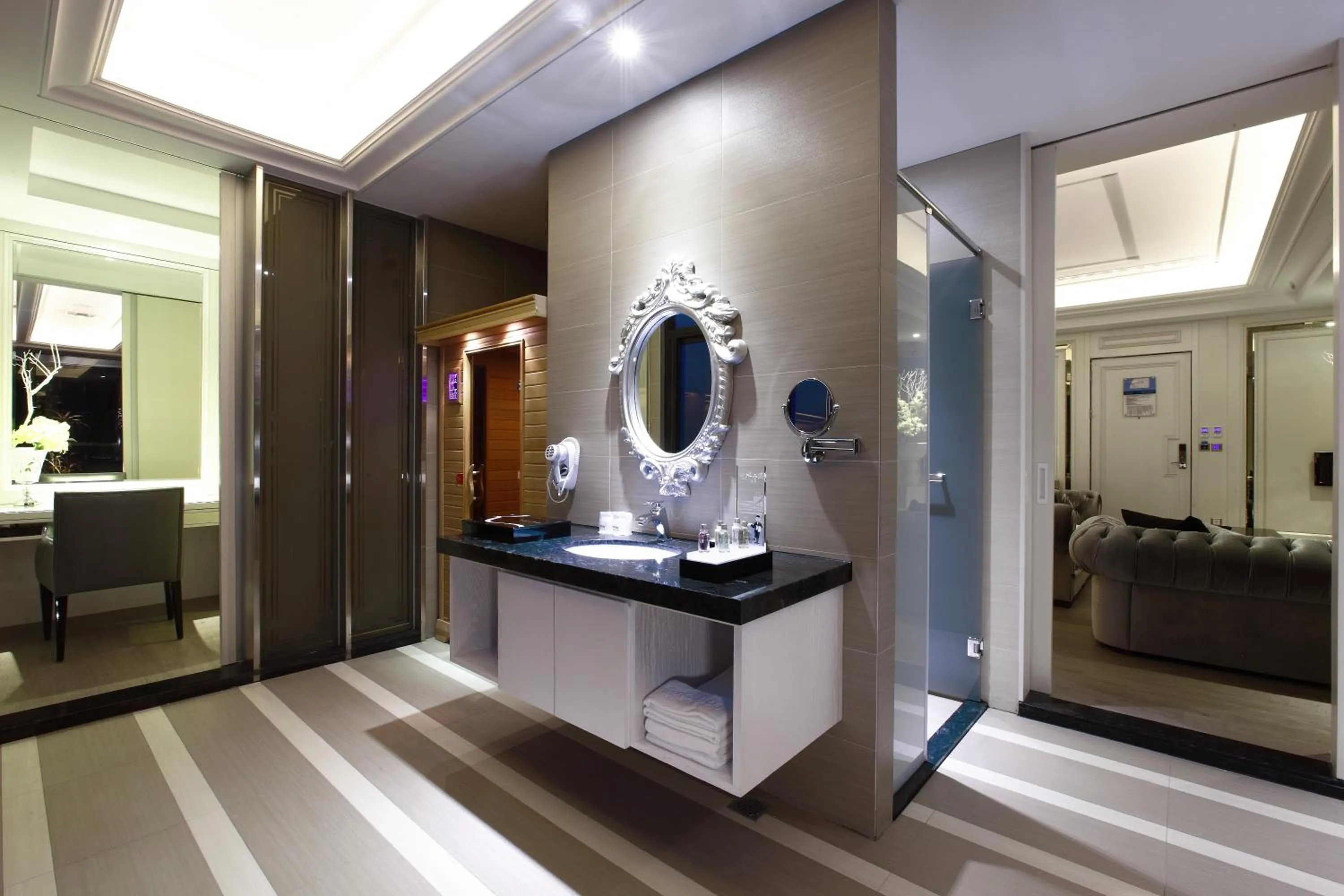 Toilet in Icloud Luxury Resort & Hotel