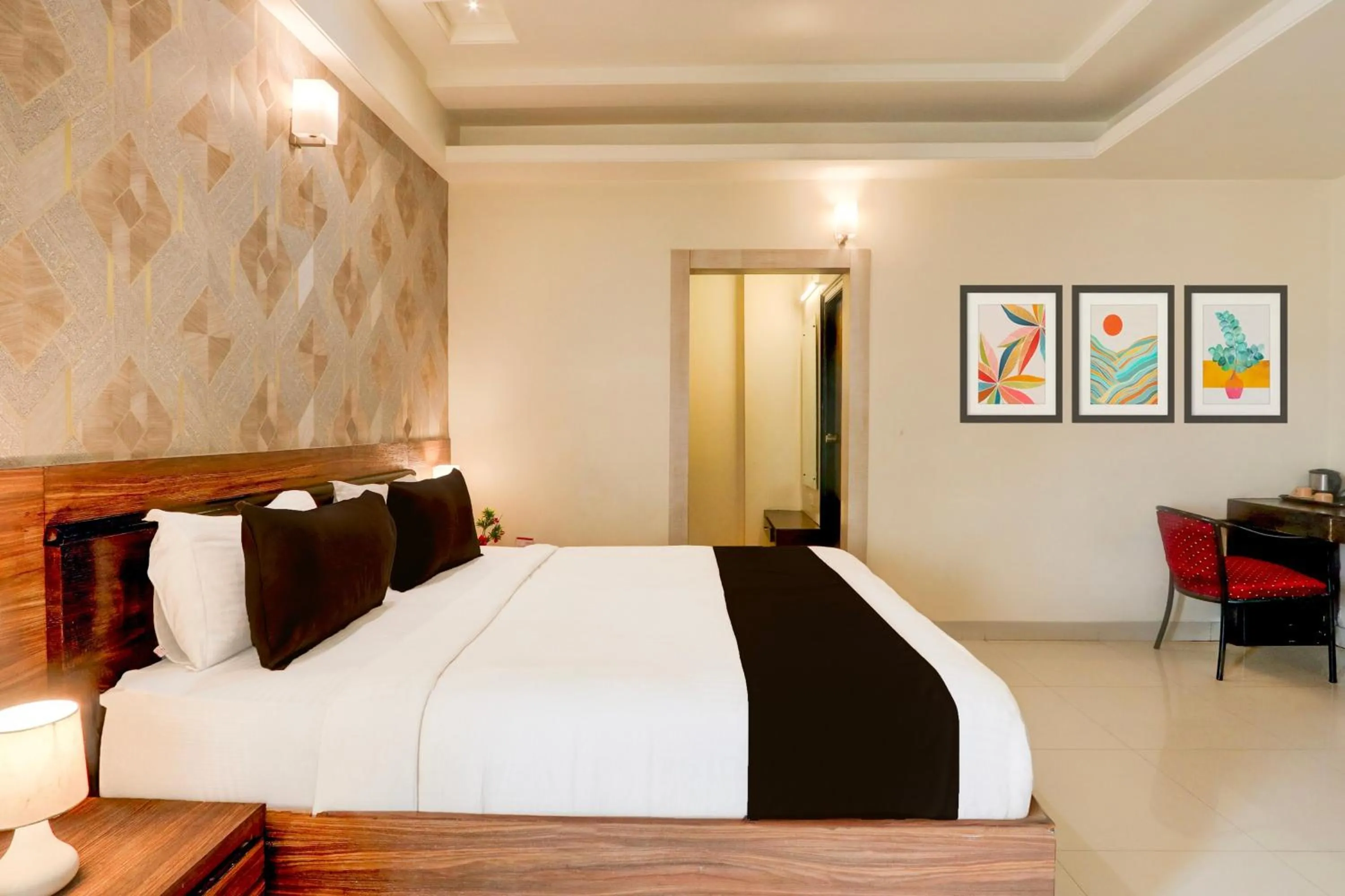 Deluxe Triple Room - single occupancy in Townhouse Oak Madhapur Nera Regency
