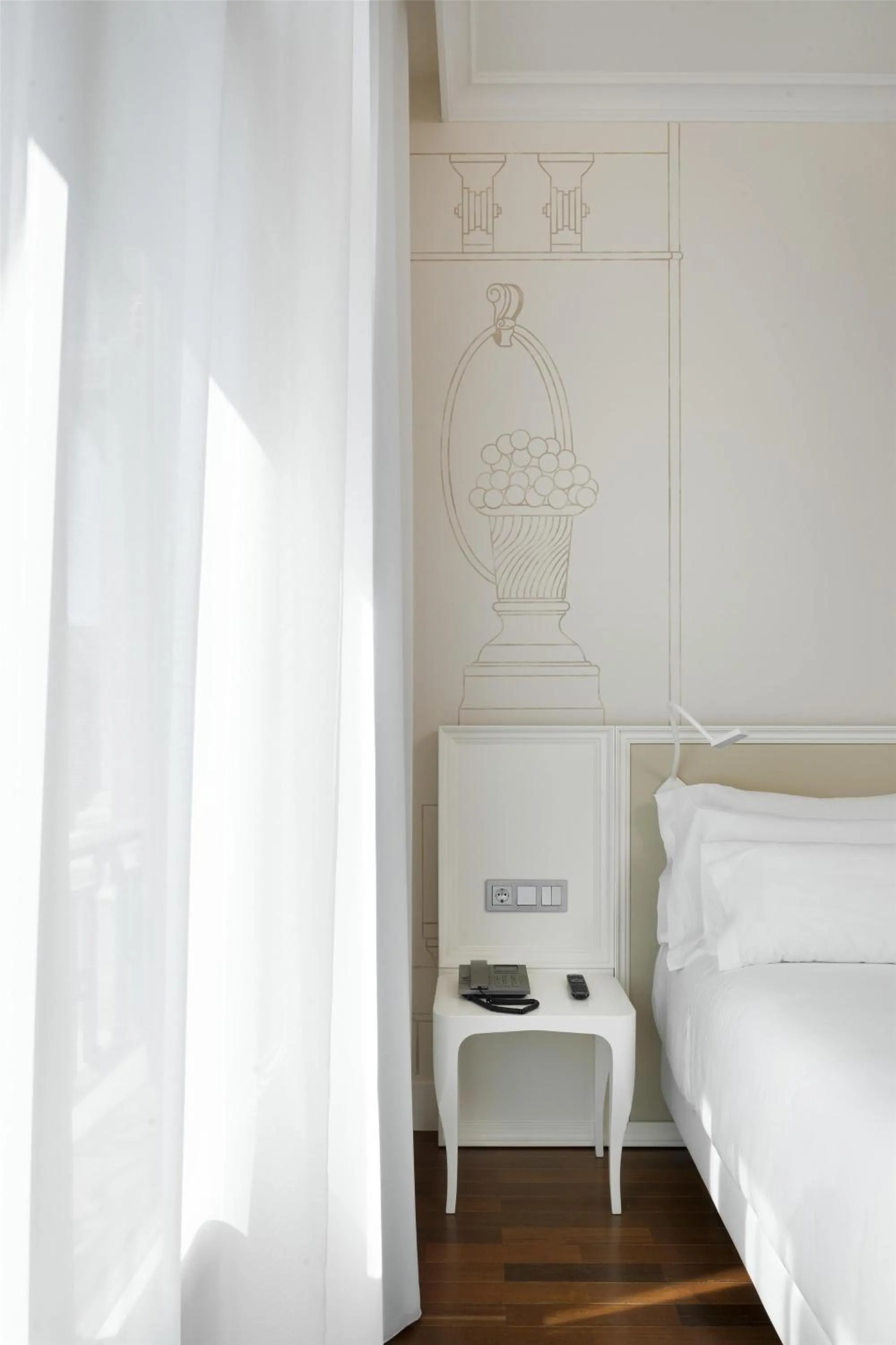 Bedroom, Bed in NH Collection Madrid Abascal