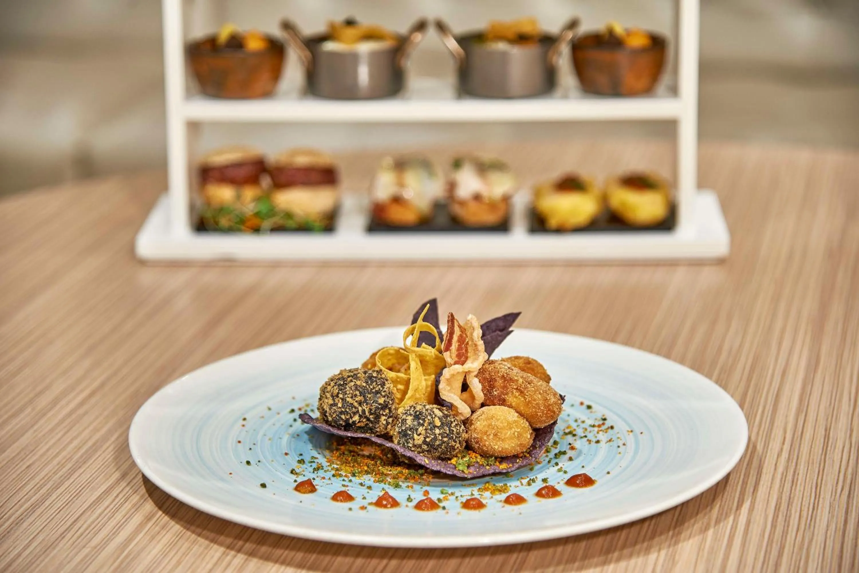 Restaurant/places to eat in NH Collection Madrid Abascal