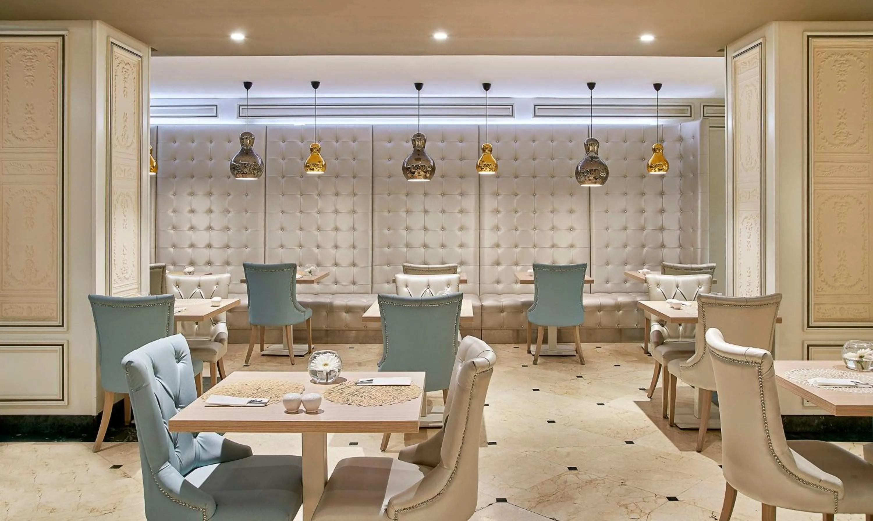 Restaurant/places to eat in NH Collection Madrid Abascal