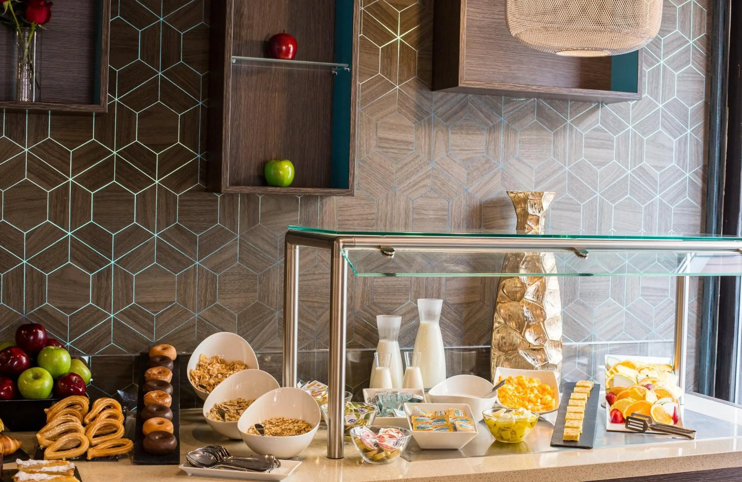 Buffet breakfast in Leonardo Boutique Hotel Madrid