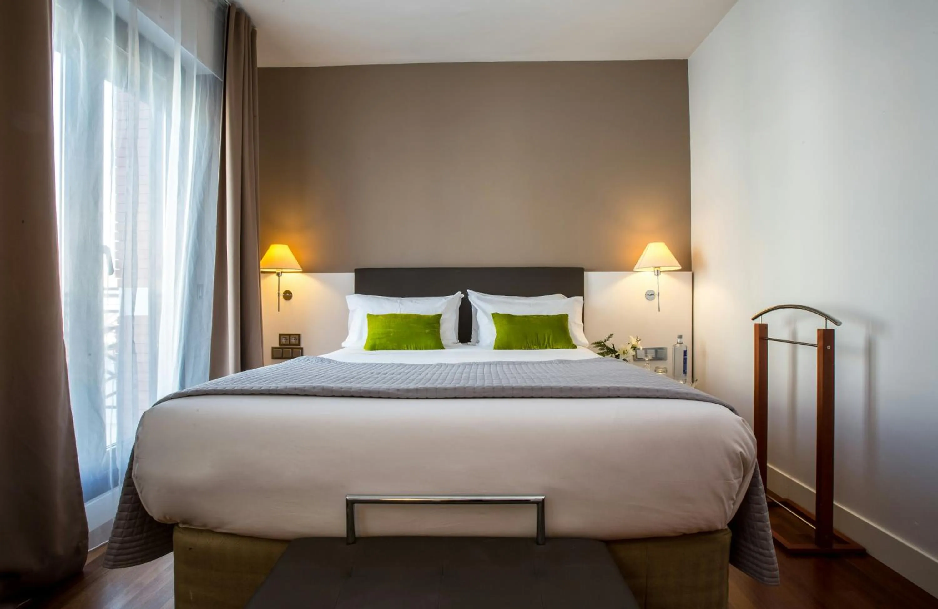 Photo of the whole room, Bed in Leonardo Boutique Hotel Madrid