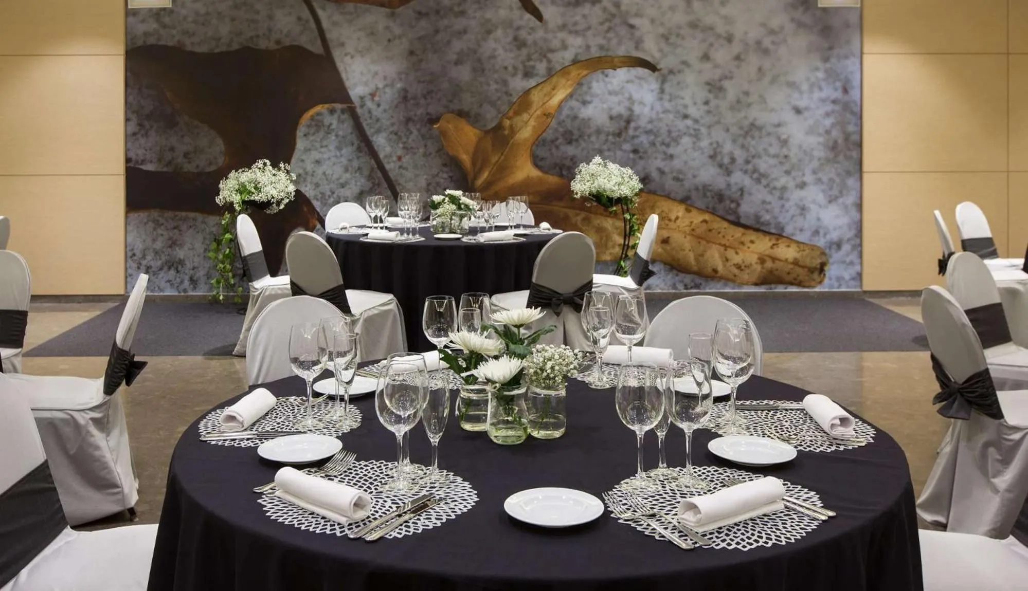 Restaurant/places to eat in NH Canciller Ayala Vitoria