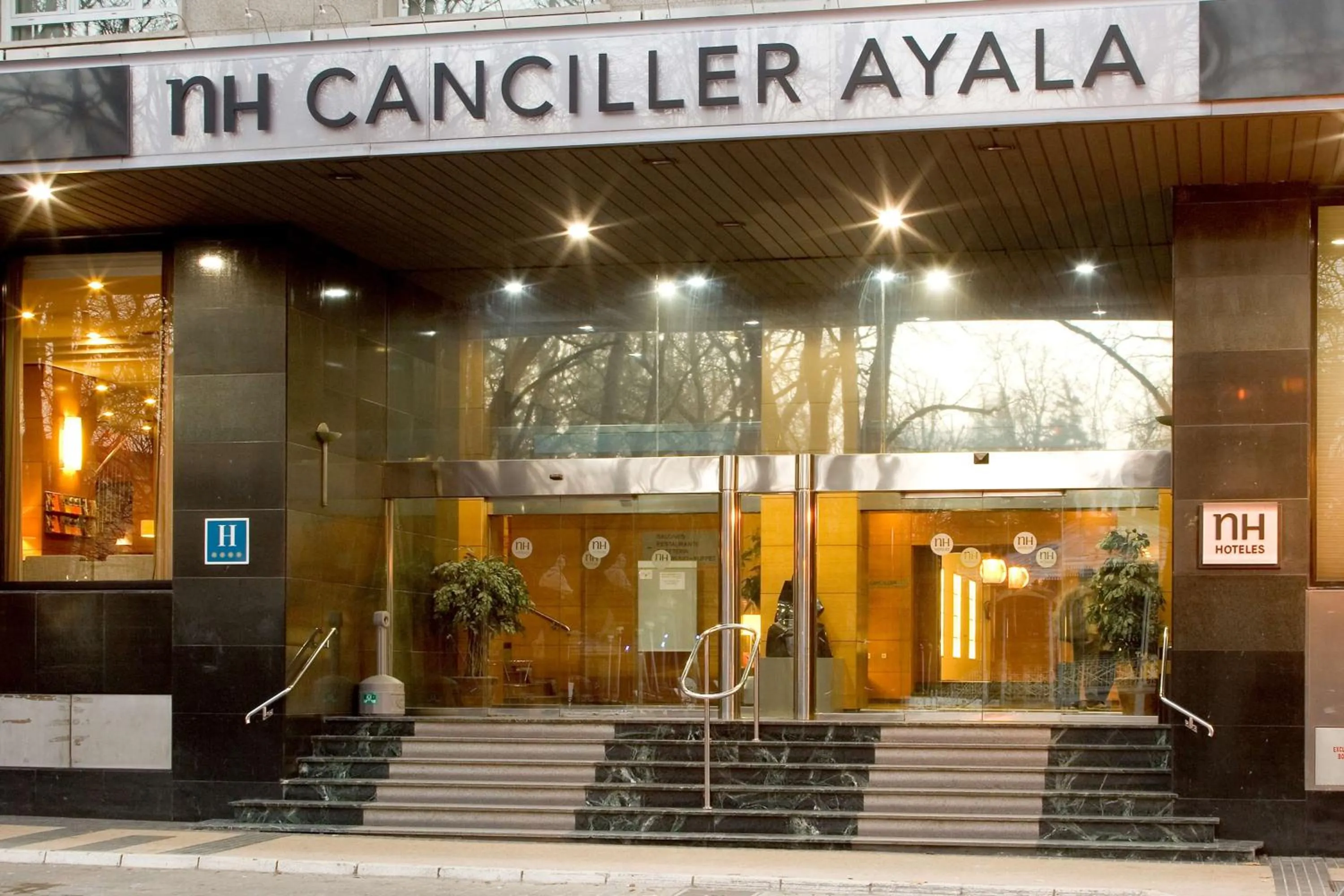 Property building in NH Canciller Ayala Vitoria