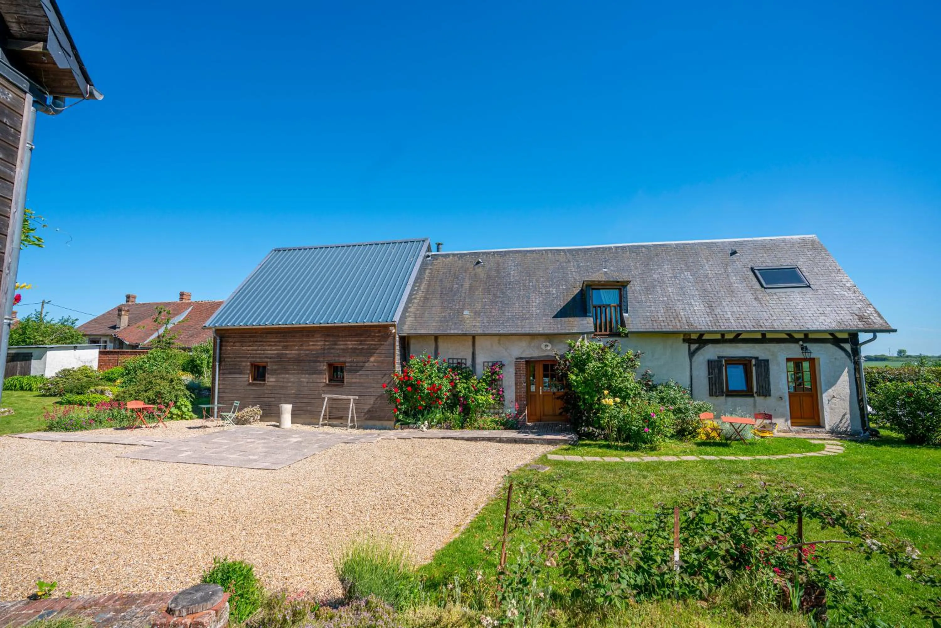 Property building in Chambre d'hôtes - Le jardin des Patissons