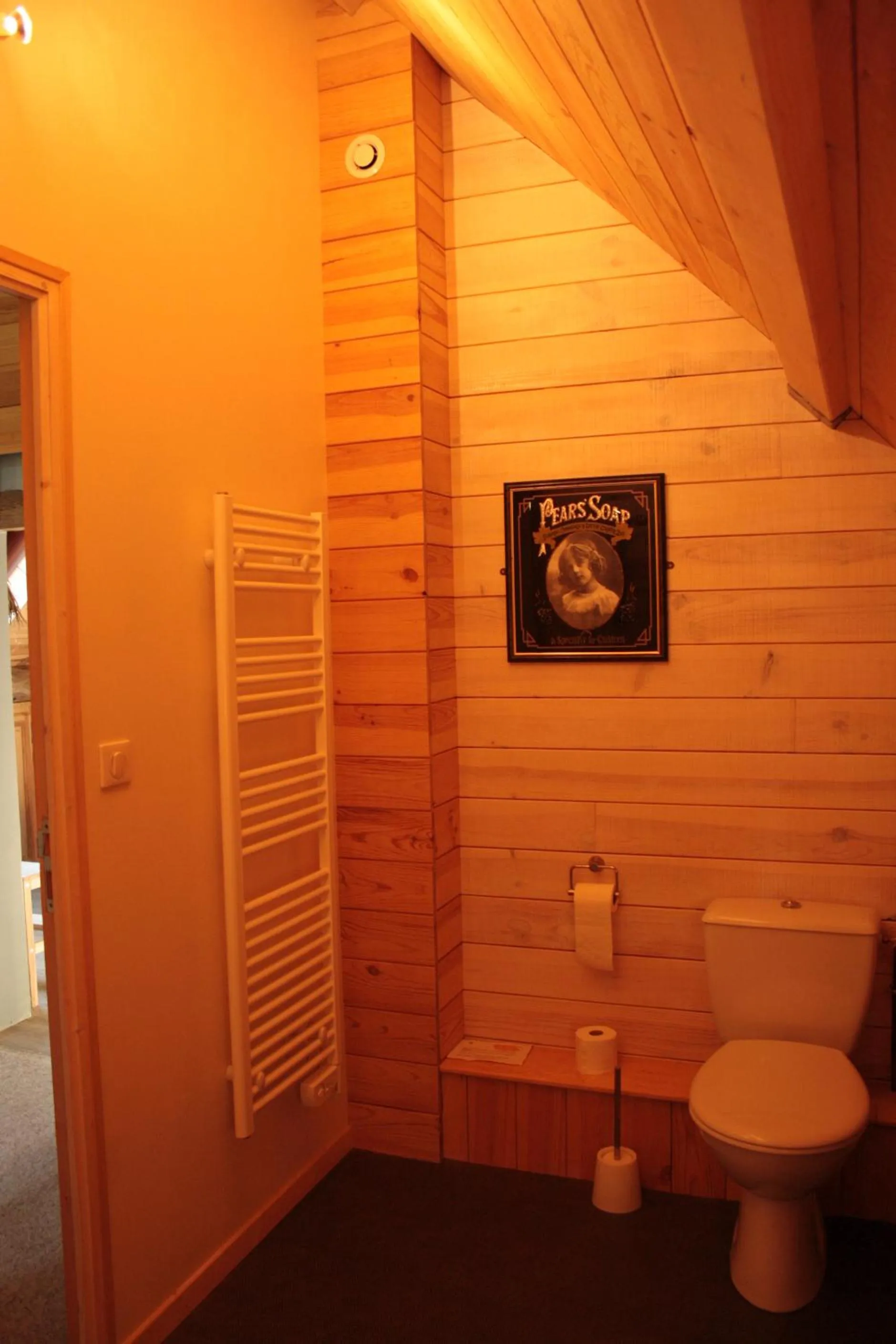 Toilet in Chambre d'hôtes - Le jardin des Patissons