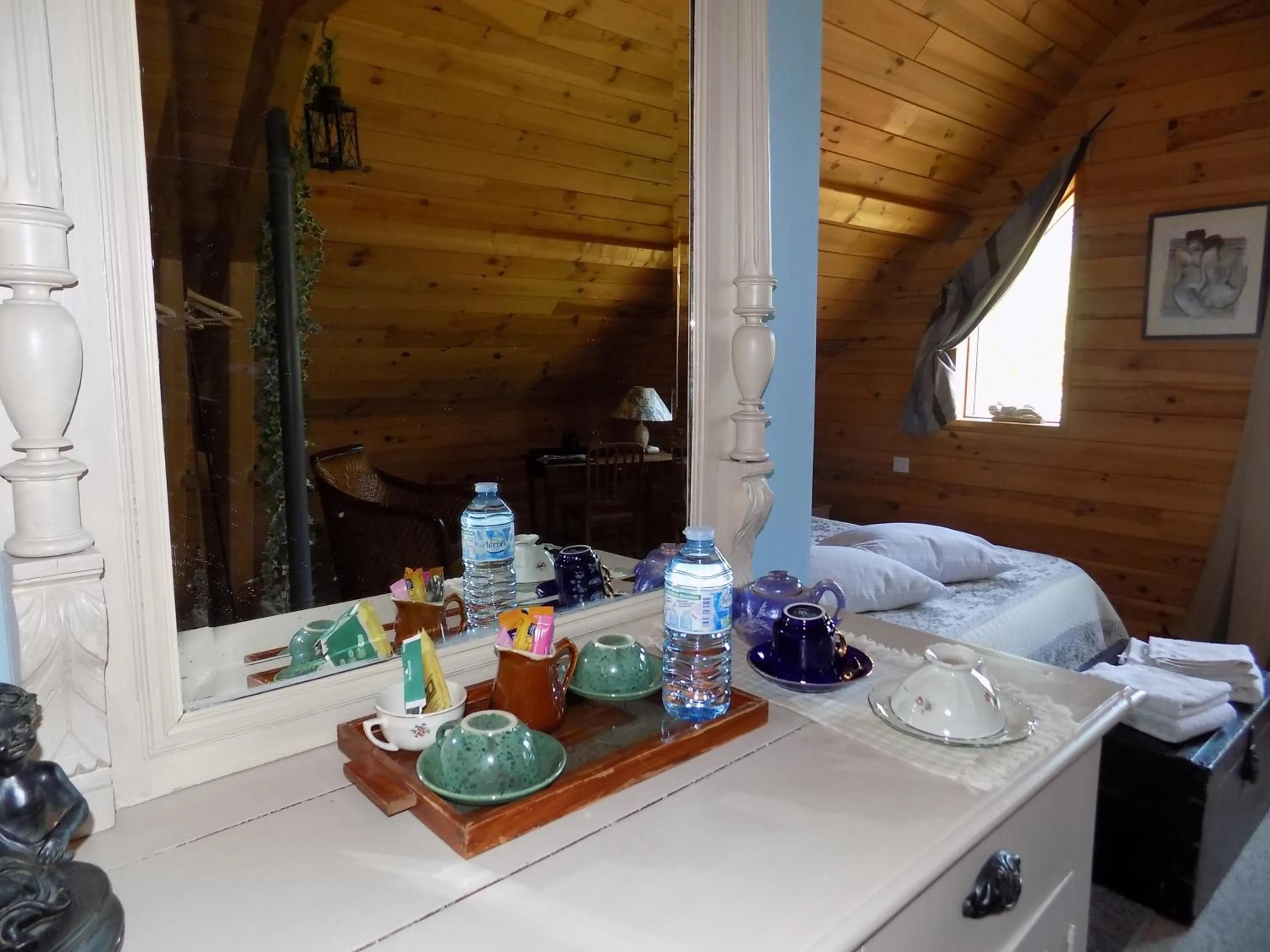 Coffee/tea facilities in Chambre d'hôtes - Le jardin des Patissons