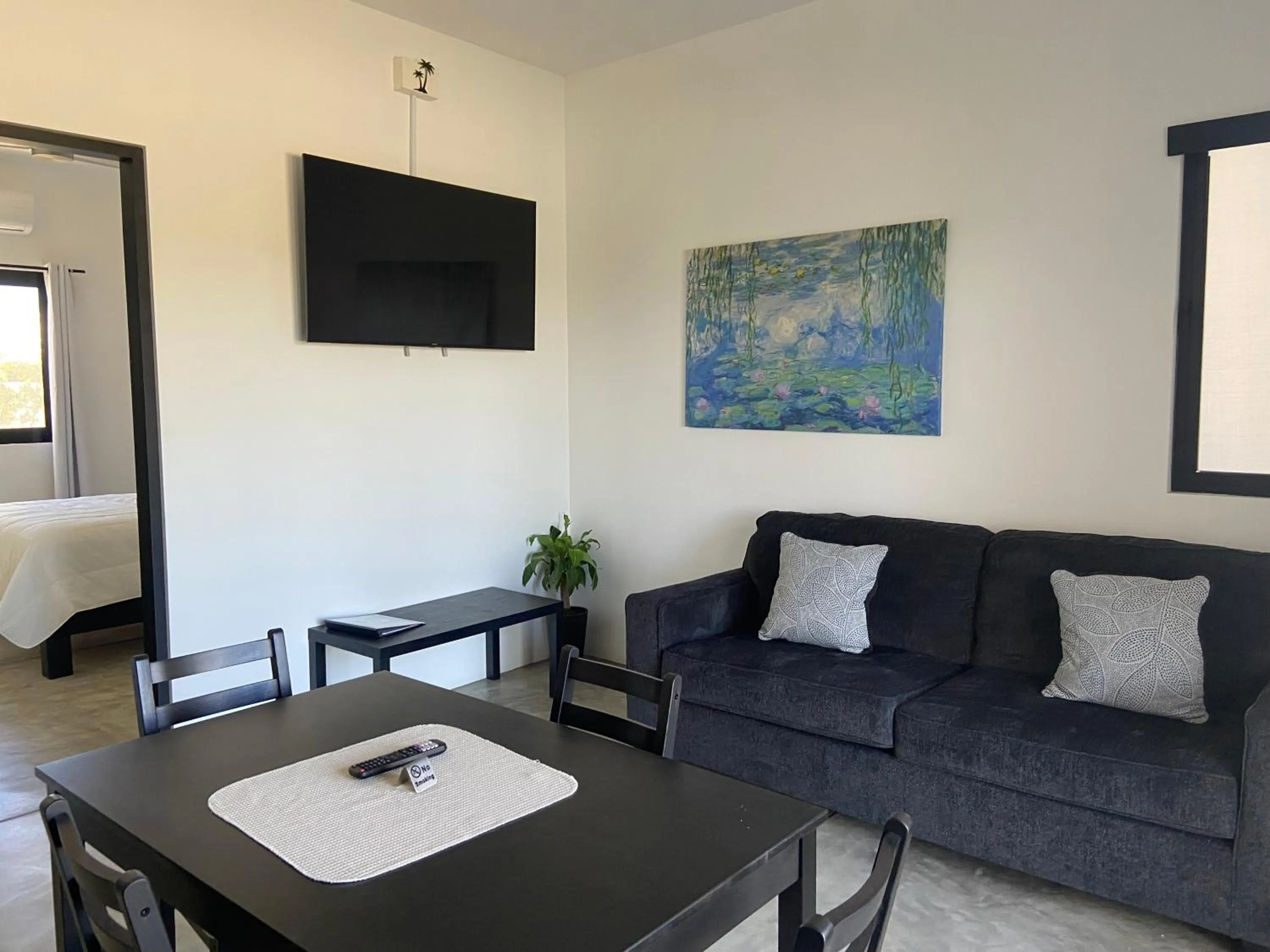 TV and multimedia in Las Palmas Hotel - Cerritos Beach