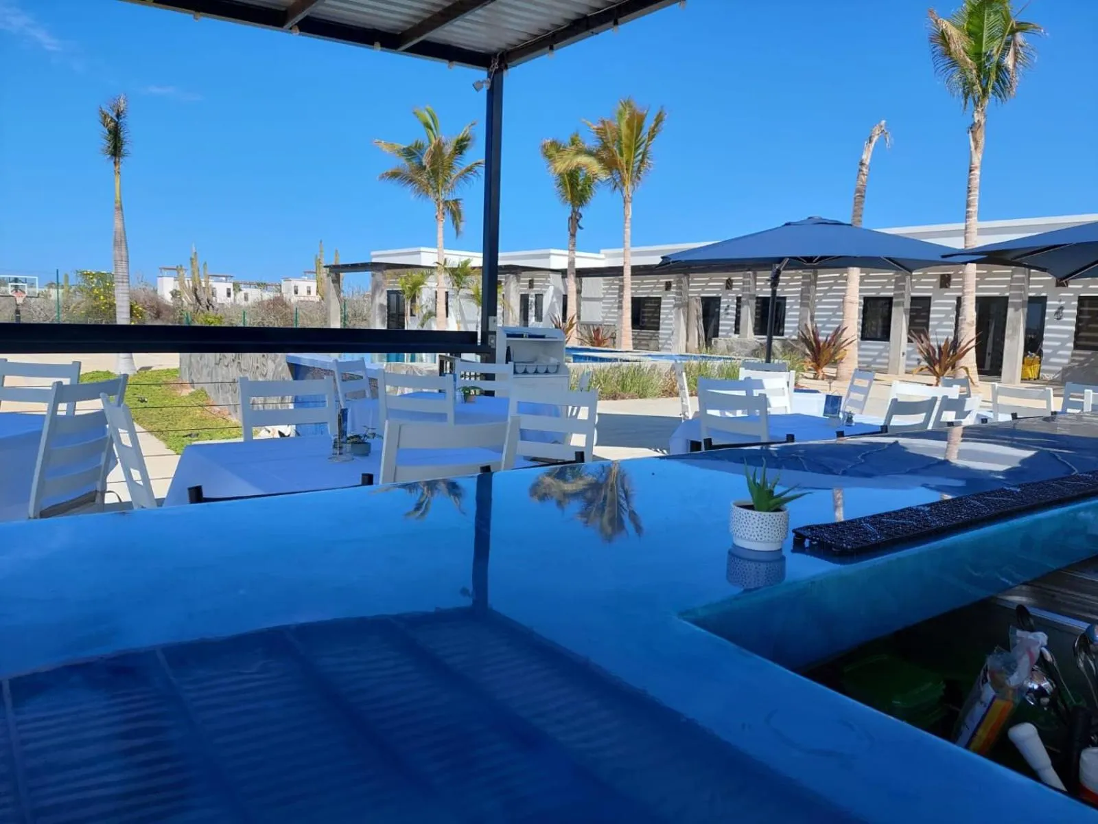 Restaurant/places to eat in Las Palmas Hotel - Cerritos Beach