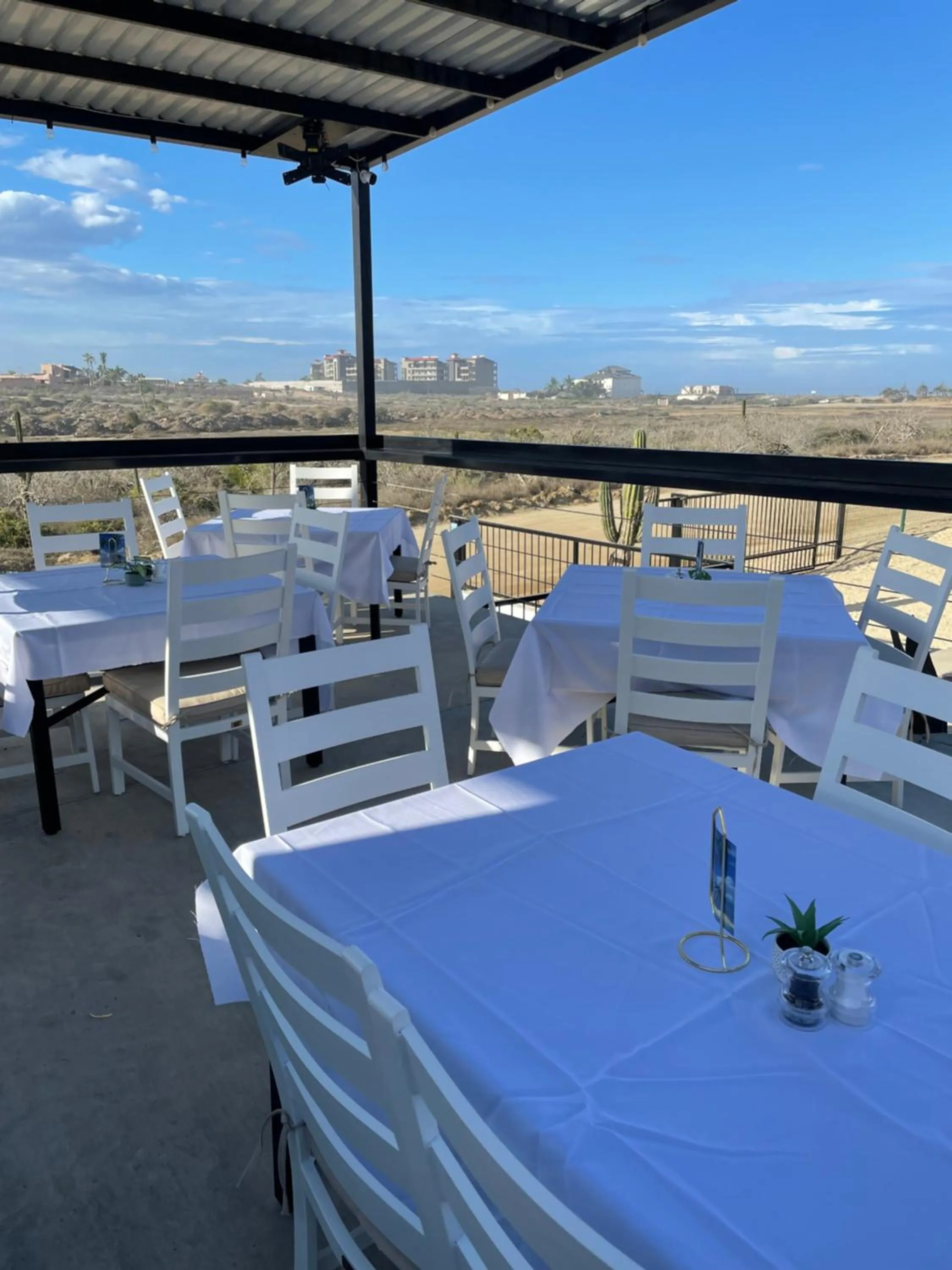 Restaurant/places to eat in Las Palmas Hotel - Cerritos Beach