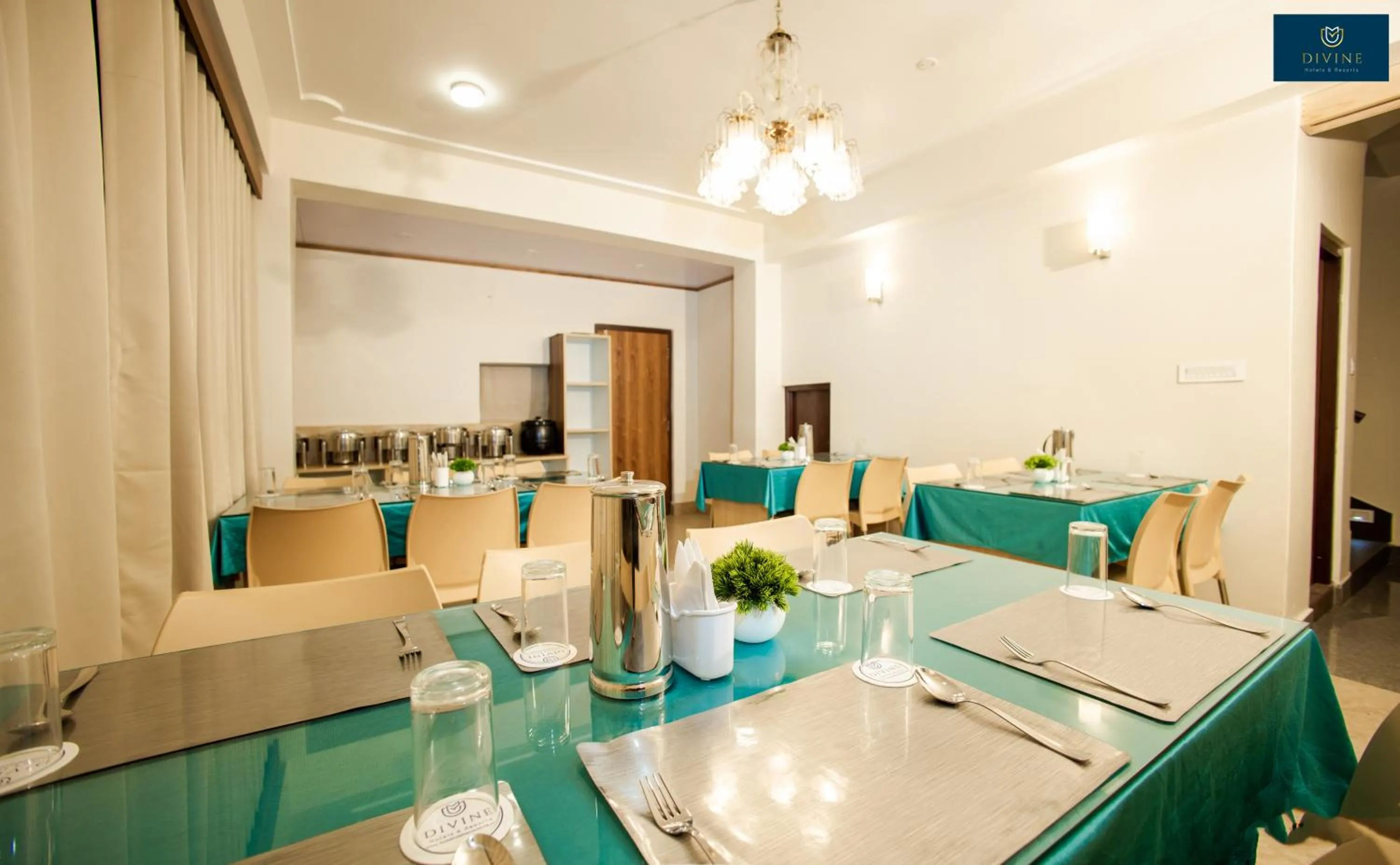 Restaurant/places to eat in Divine's The Elite Zong