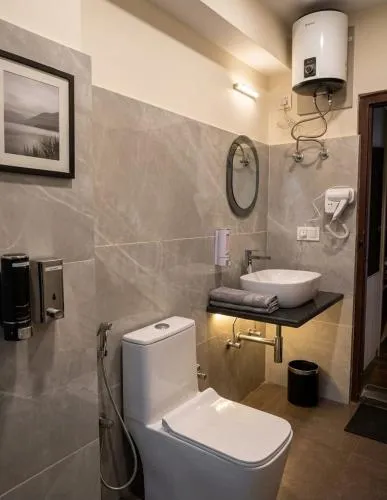 Divine's The Elite Zong