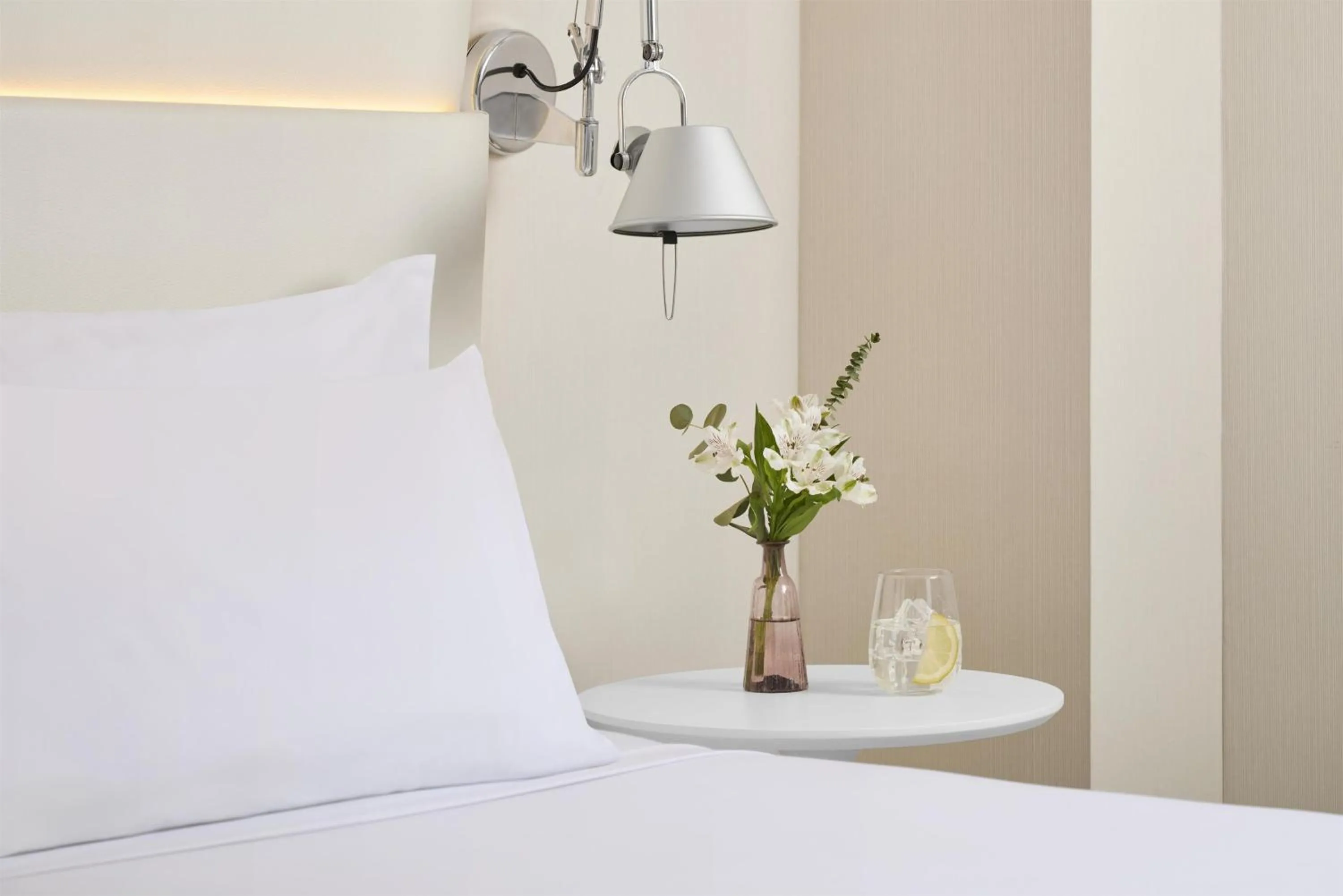 Bedroom, Bed in NH Madrid Balboa