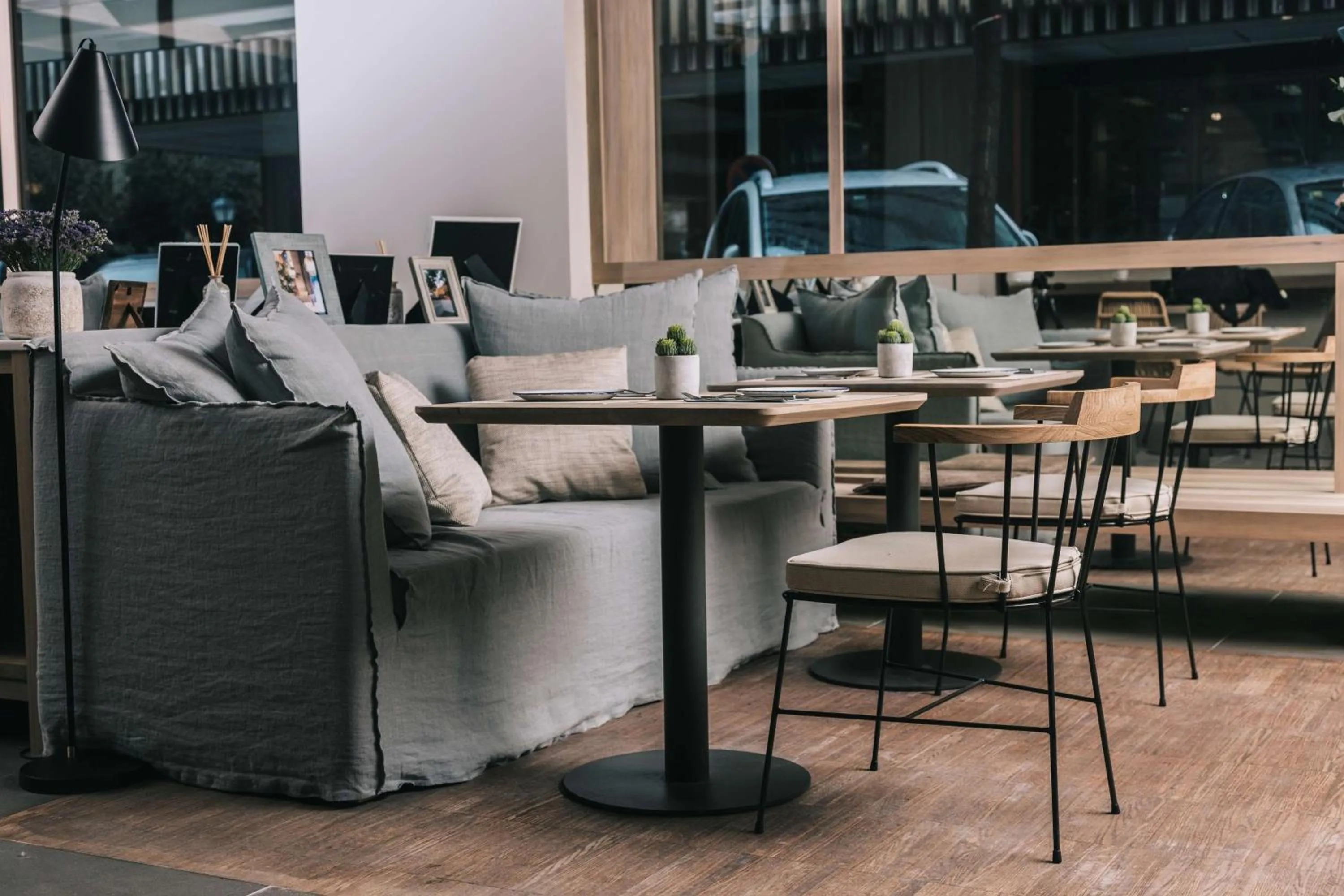 Restaurant/places to eat in NH Madrid Balboa